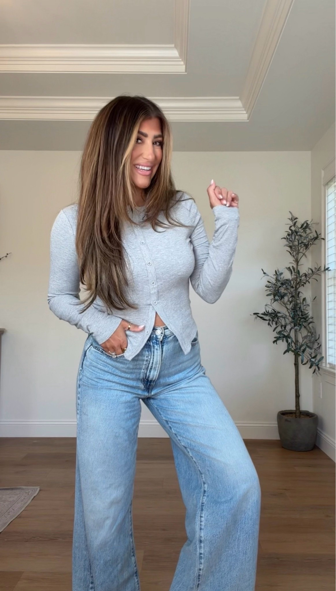 Must have cardigan 👏🏻🤍

Fall outfit, easy everyday outfit, fall fashion, trendy fashion, cardigan sweater, date night outfit, elevated casual outfit 

#LTKSaleAlert #LTKSeasonal #LTKOver40