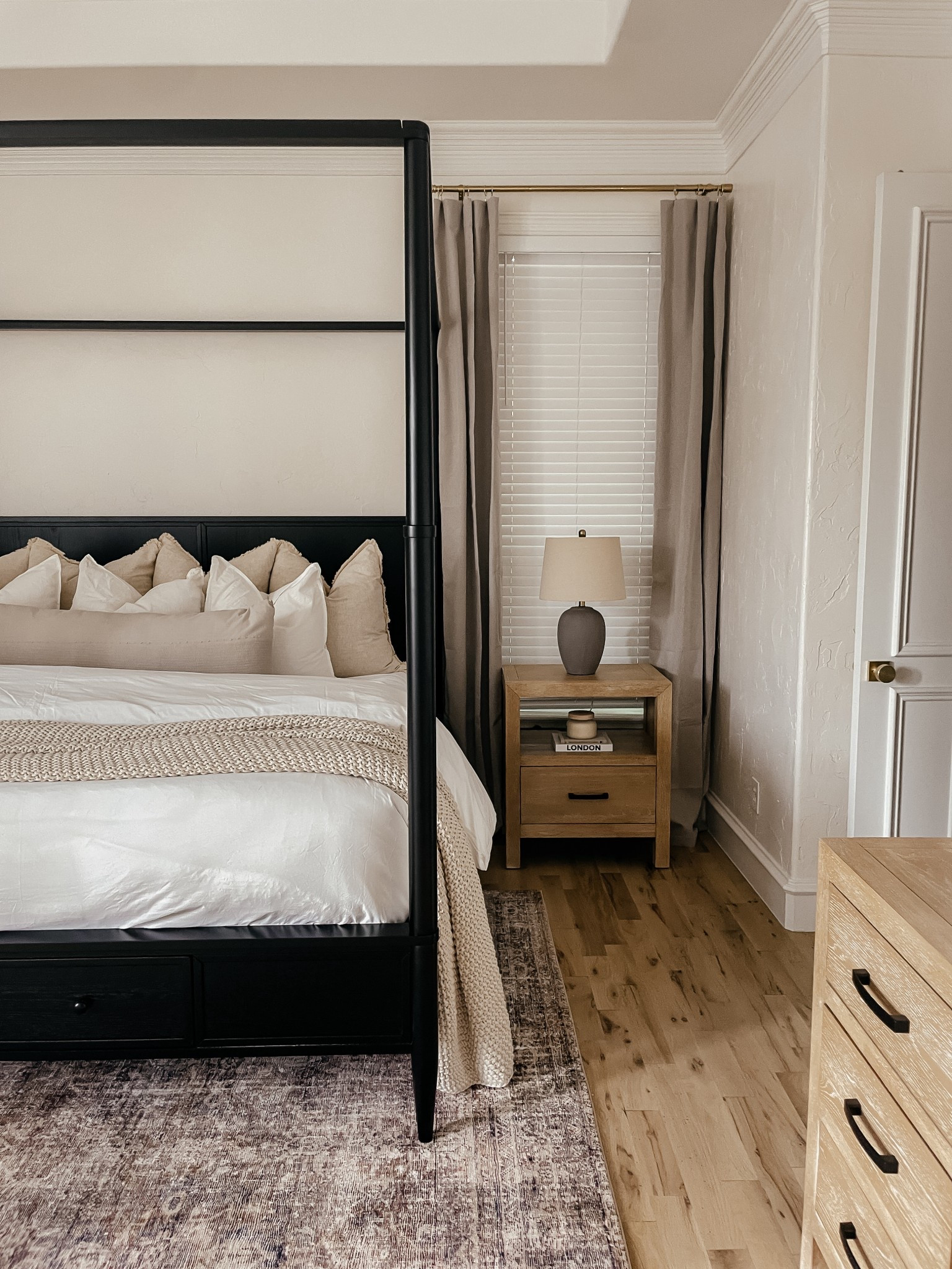 New bedding and mattress. Home decor. Bedroom. Primary bedroom. Pillow. Duvet. Summer fashion. Sheets. Euro pillow. Curtains. Nightstand. Dresser. 

Comment SHOP below to receive a DM with the link to this post on my LTK ⬇ https://liketk.it/5dY6c #ltkhome #ltksalealert #ltkactive

#LTKSaleAlert #LTKHome