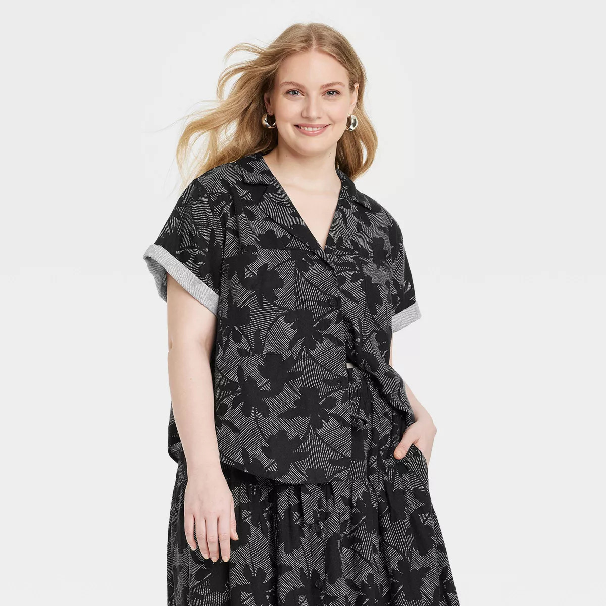 Women's Short Sleeve Collared Button-Down Shirt - Universal Thread™ | Target