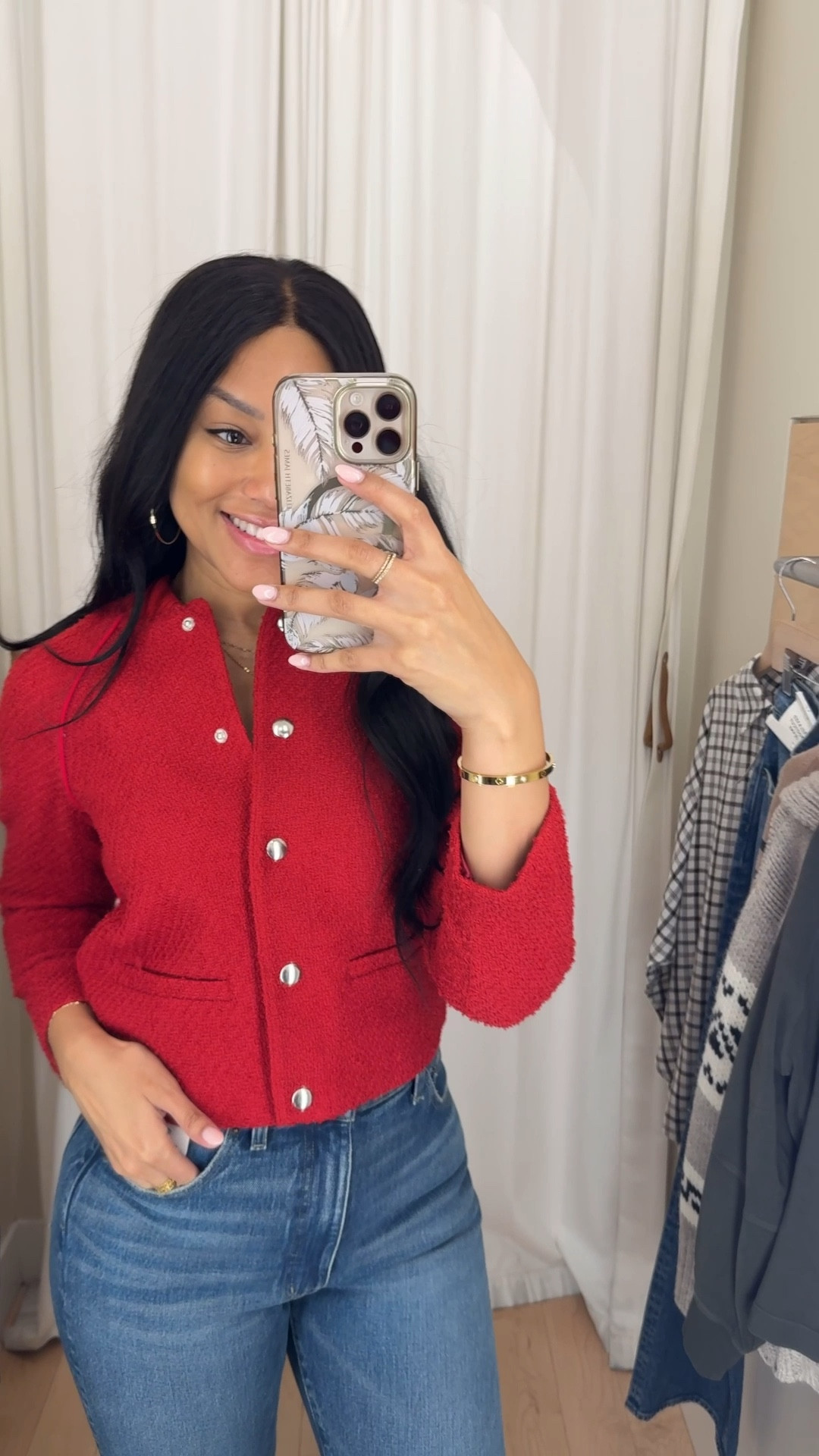 I’ve always loved a good bomber jacket but a tweed one??? 😍 come on Madewell 😩❤️ wearing size XXS 

Bomber jacket, madewell, tweed jacket, red jacket, classy, business casual, sustainable, boxy, classic