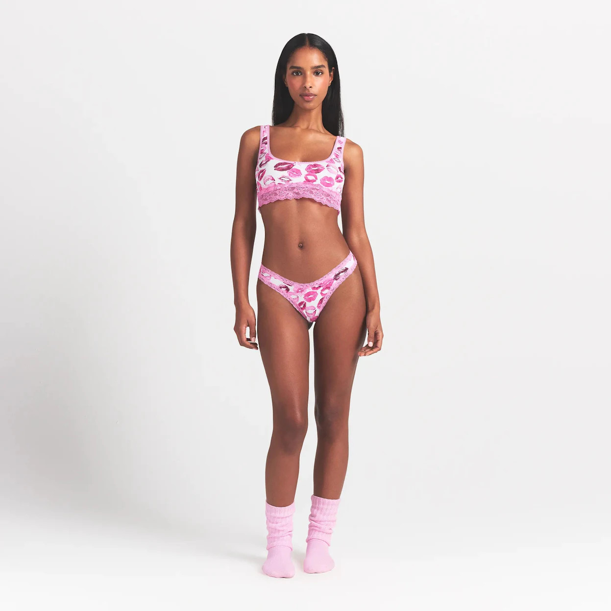 LIGHTWEIGHT COTTON LACE THONG | PINK ALLOVER LIPSTICK | SKIMS | SKIMS (US)