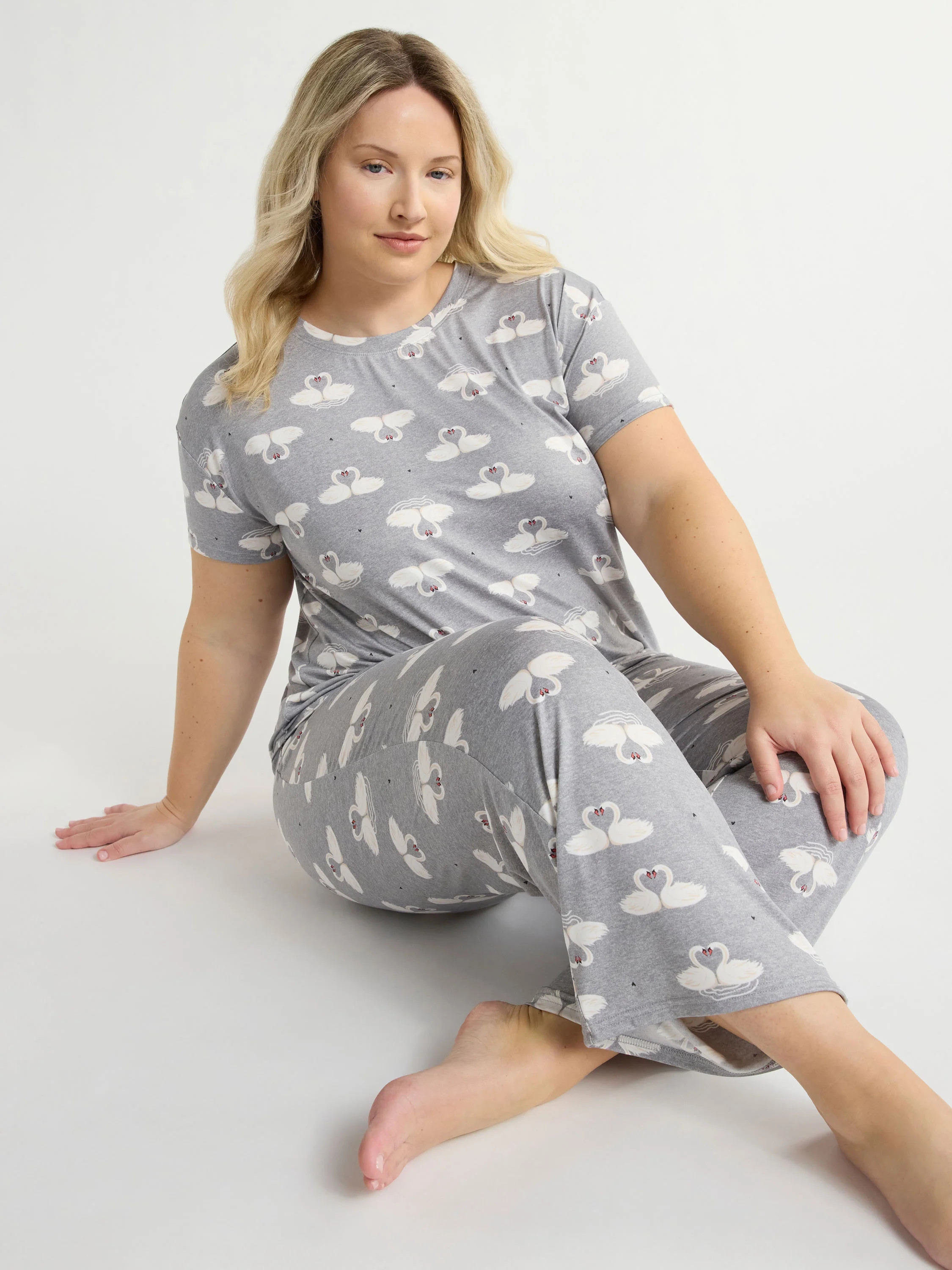 Joyspun Women's Sleep Tee and Pants Pajama Set, 2-Piece, Sizes XS to 3X | Walmart (US)