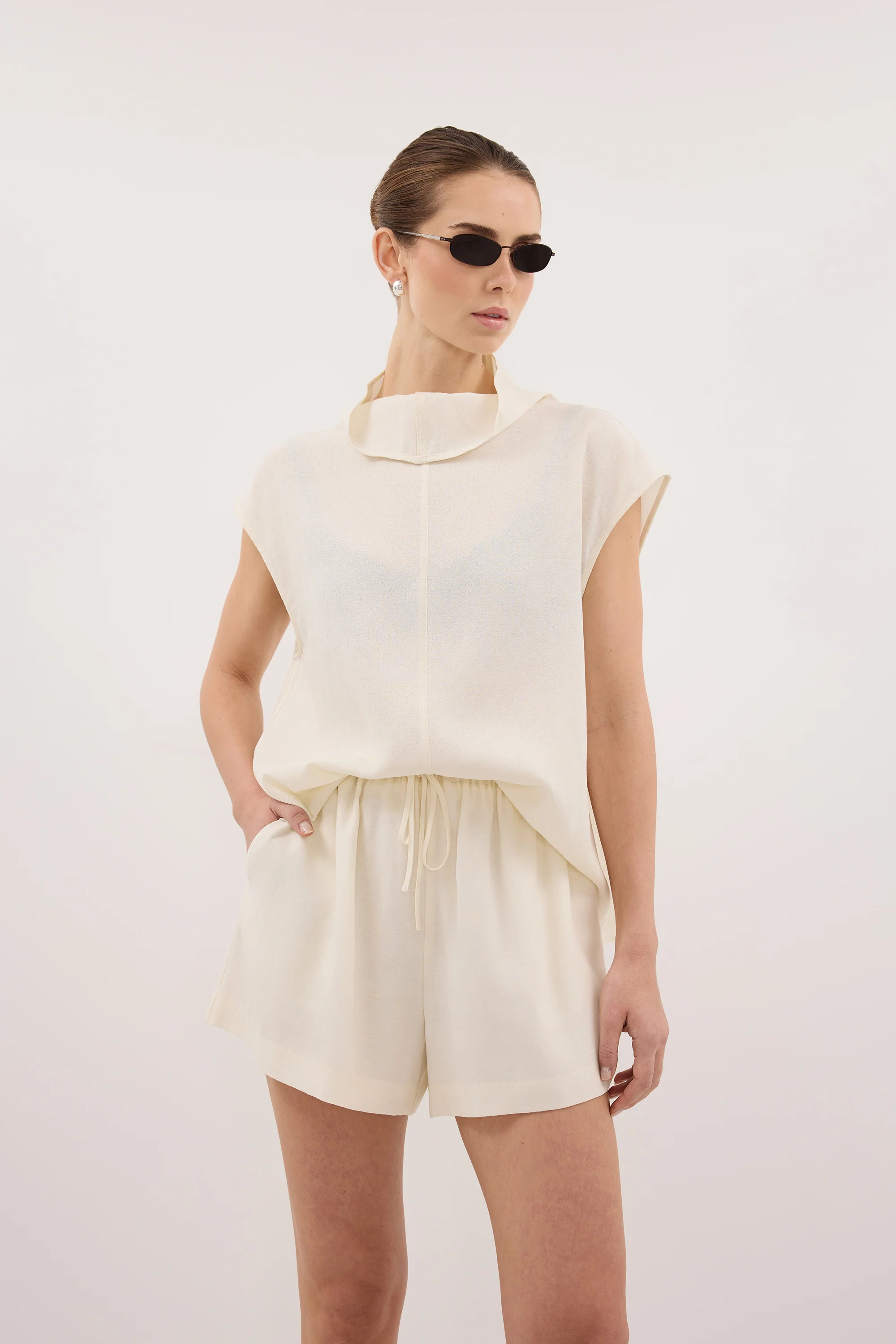 CALIA CREAM DRAWSTRING SHORT | DISSH