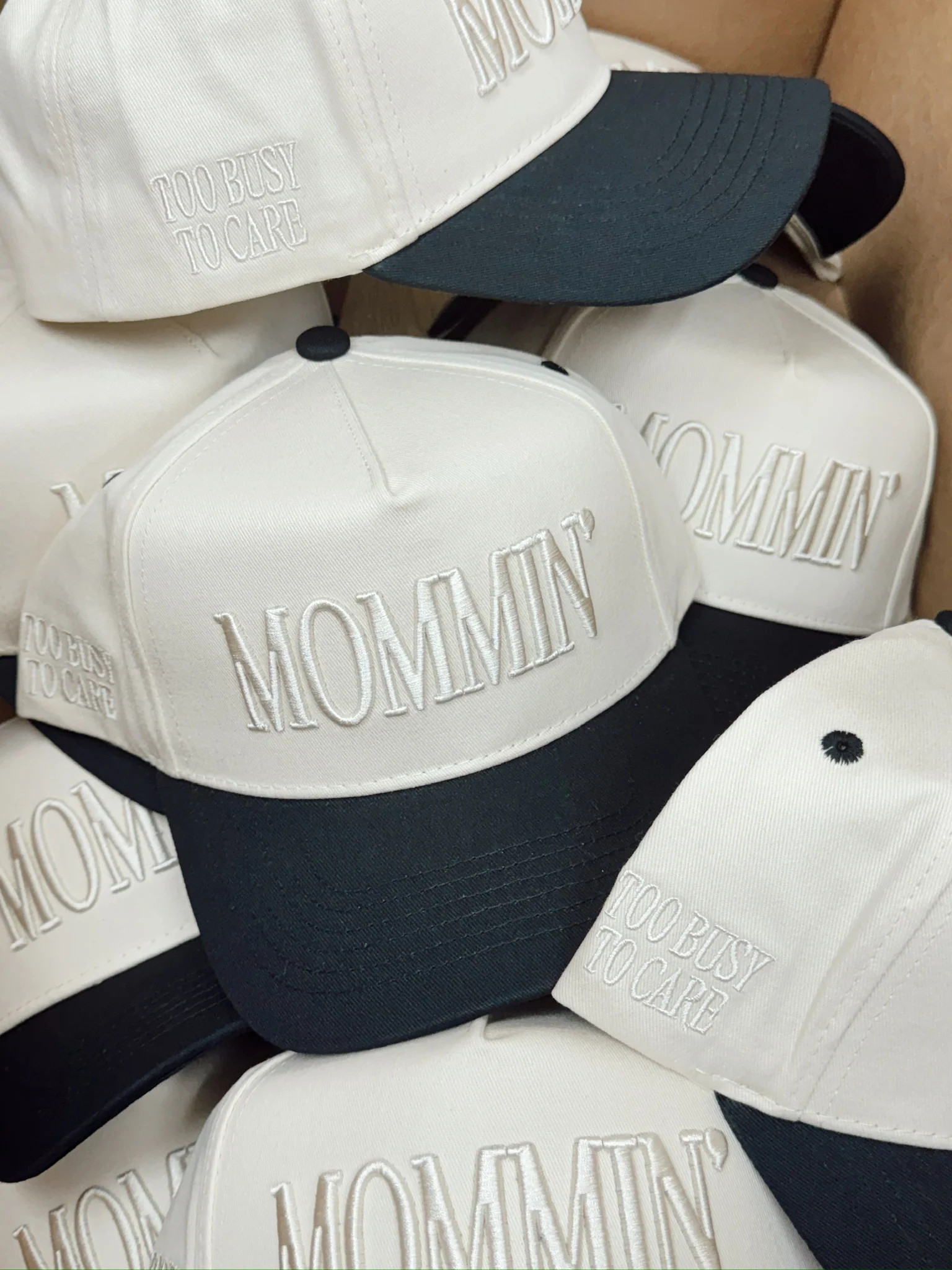 Mommin' - Vintage Trucker Hat | KenzKustomz
