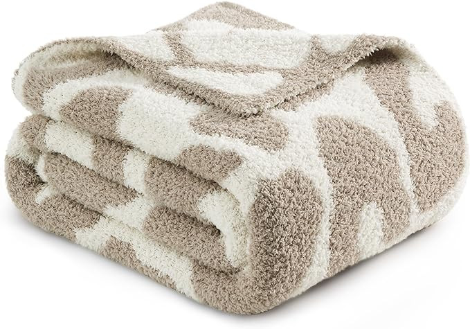 Bedsure Soft Leopard Throw Blanket Knit Warm Blanket for Couch Lightweight Fluffy Blanket for Bed... | Amazon (US)
