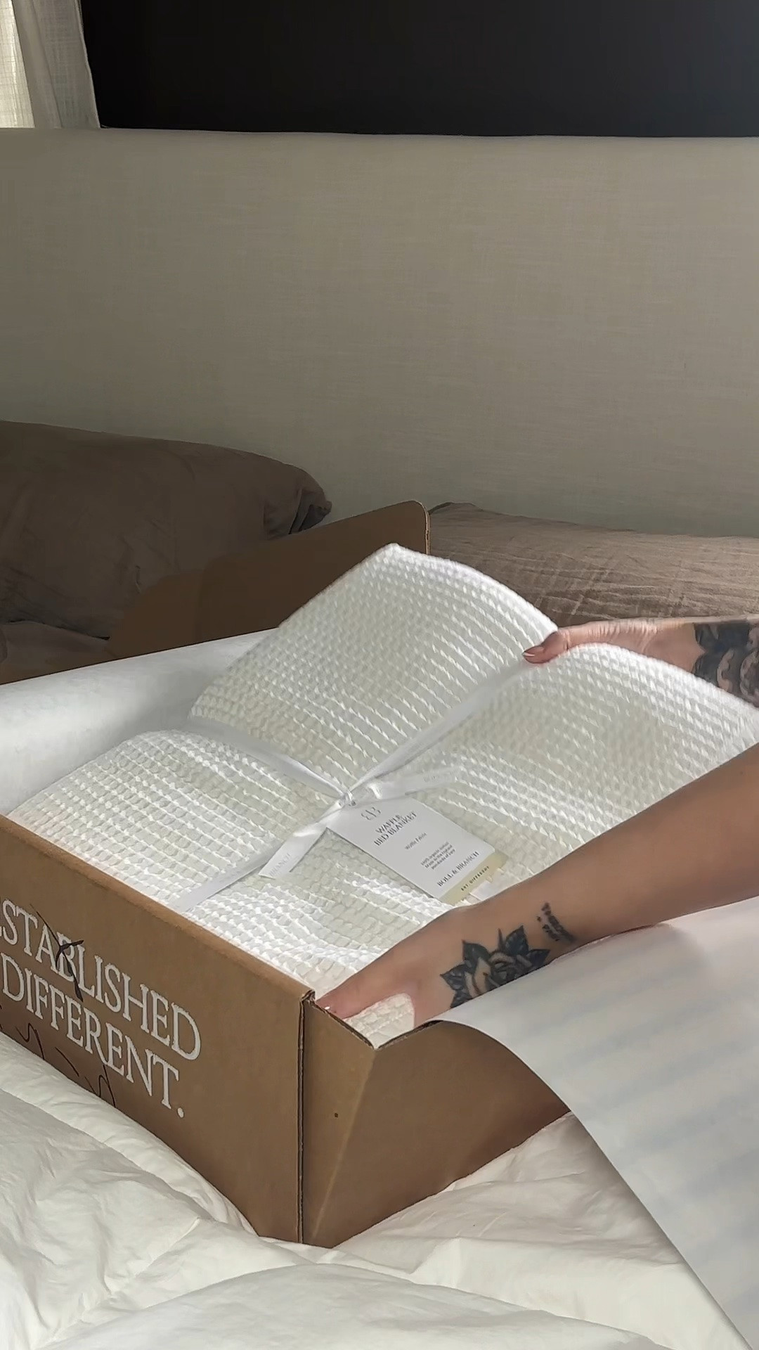 don’t mind me, just turning my bedroom into a cloud ☁️ 

#luxurybedding #cozy #waffleweaveblanket #blanket #bedding  #cozyhomedecor #cozyhome @Boll & Branch

#LTKHome #LTKSaleAlert #LTKSeasonal