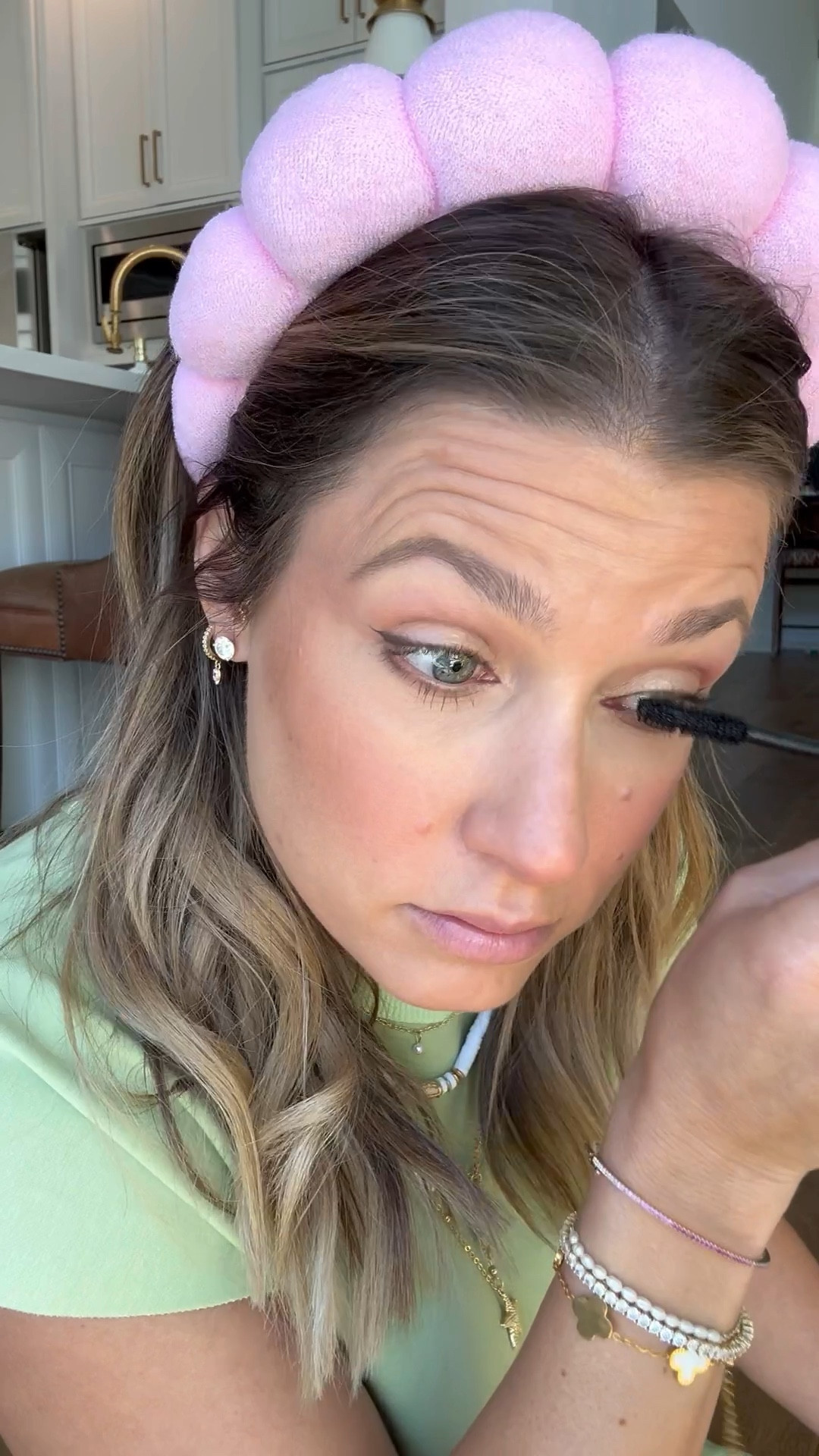 Everyday makeup

10 minute makeup routine 

#LTKBeauty #LTKFindsUnder100 #LTKStyleTip