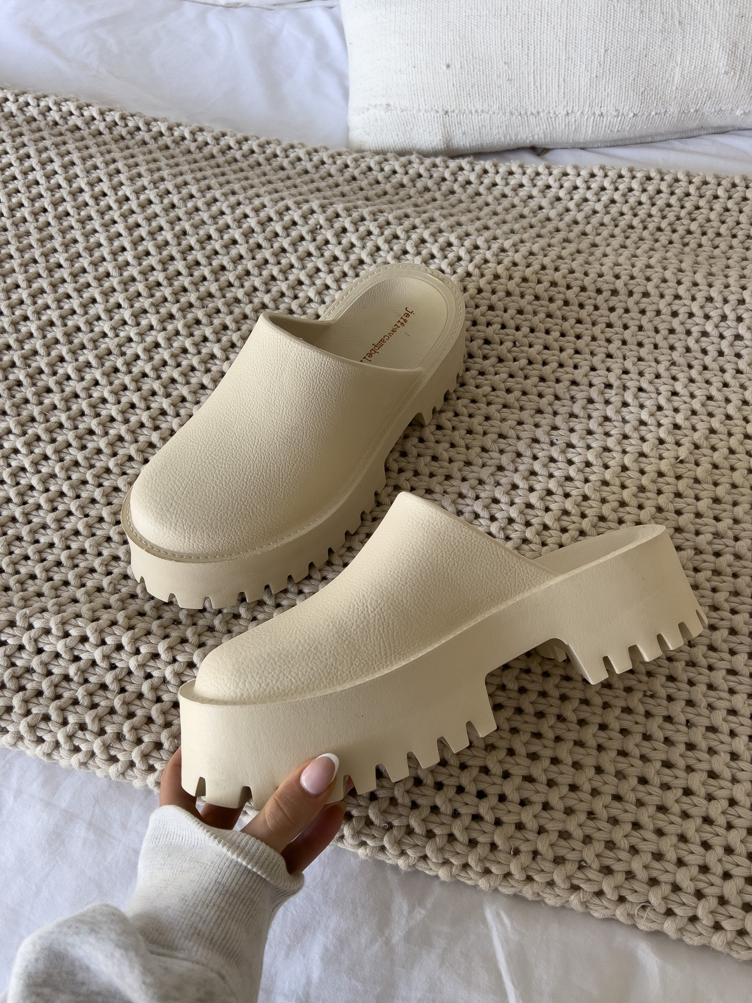 Gucci dupe clogs 🫶🏽 

#LTKunder100 #LTKshoecrush