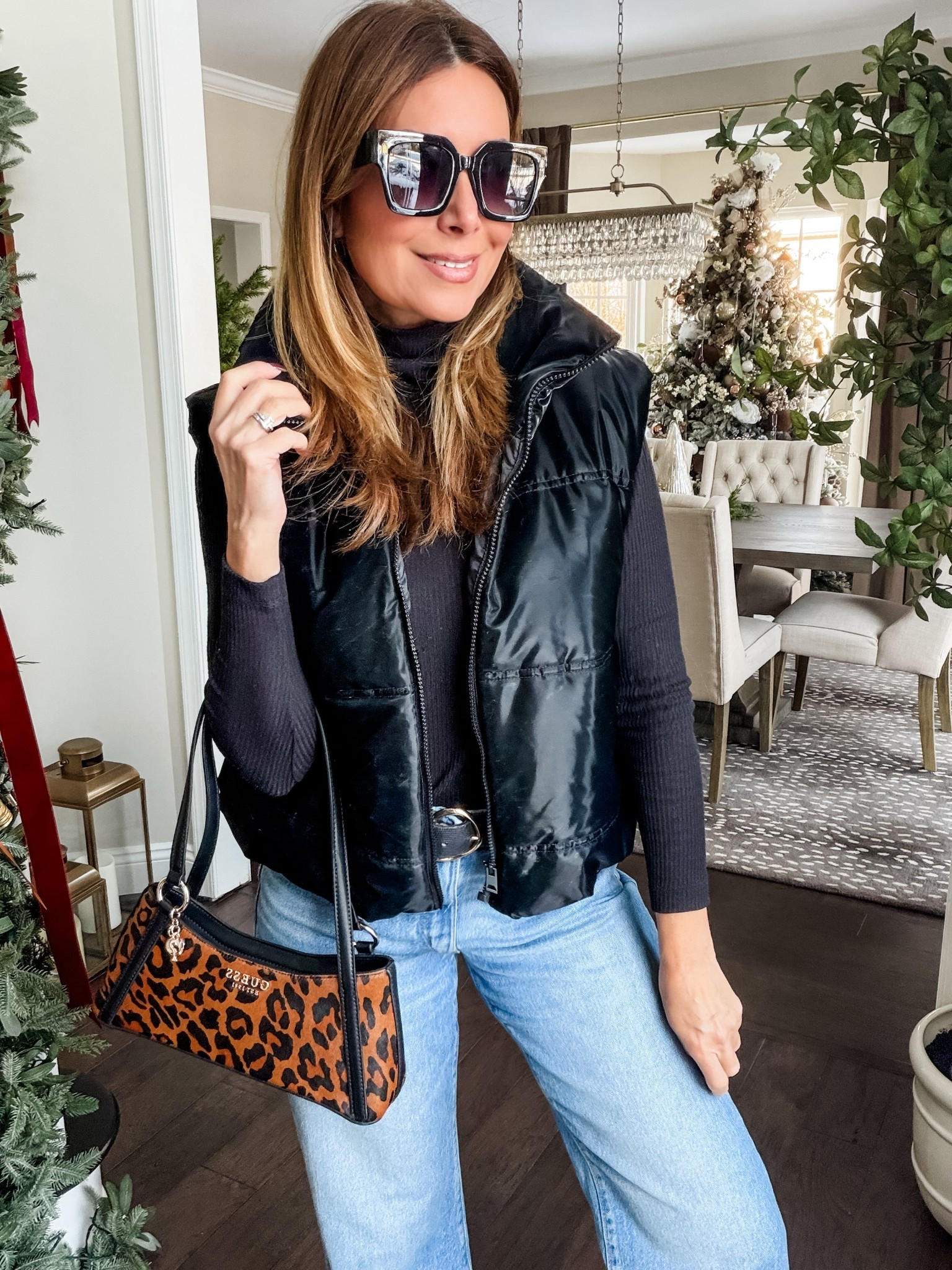 Current favorite accessories ✨ These sunglasses and purse are my go-to’s right now!



#LTKFindsUnder100 #LTKSaleAlert #LTKootd