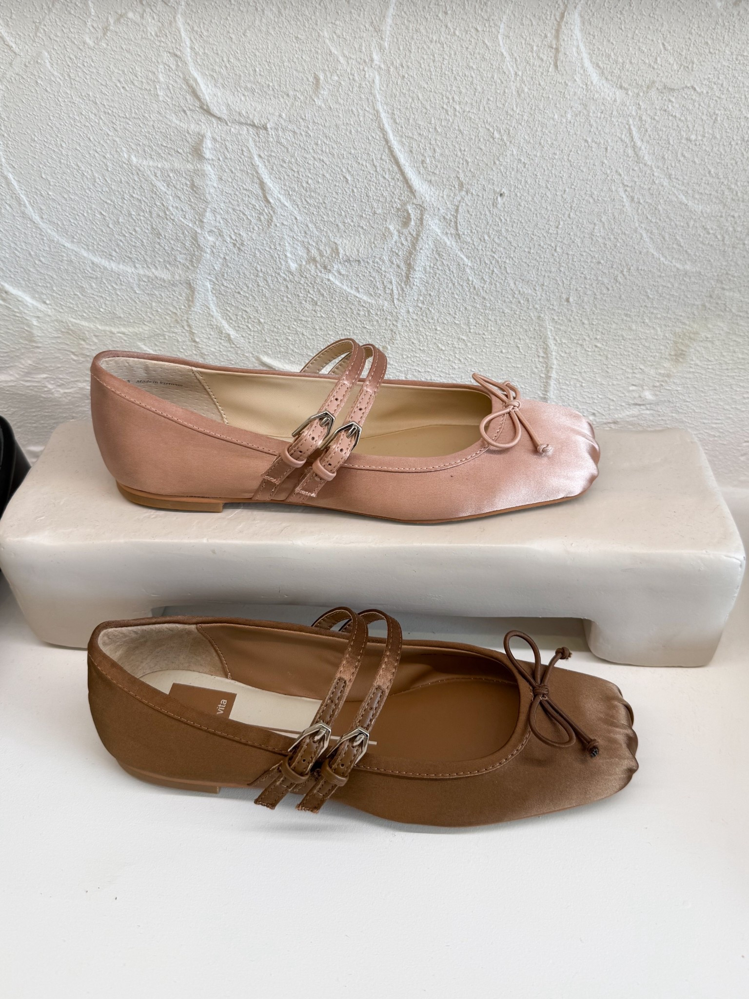 Ballet flats 
Dolce vita 
Fall shoes 

#LTKStyleTip #LTKSeasonal #LTKFindsUnder100