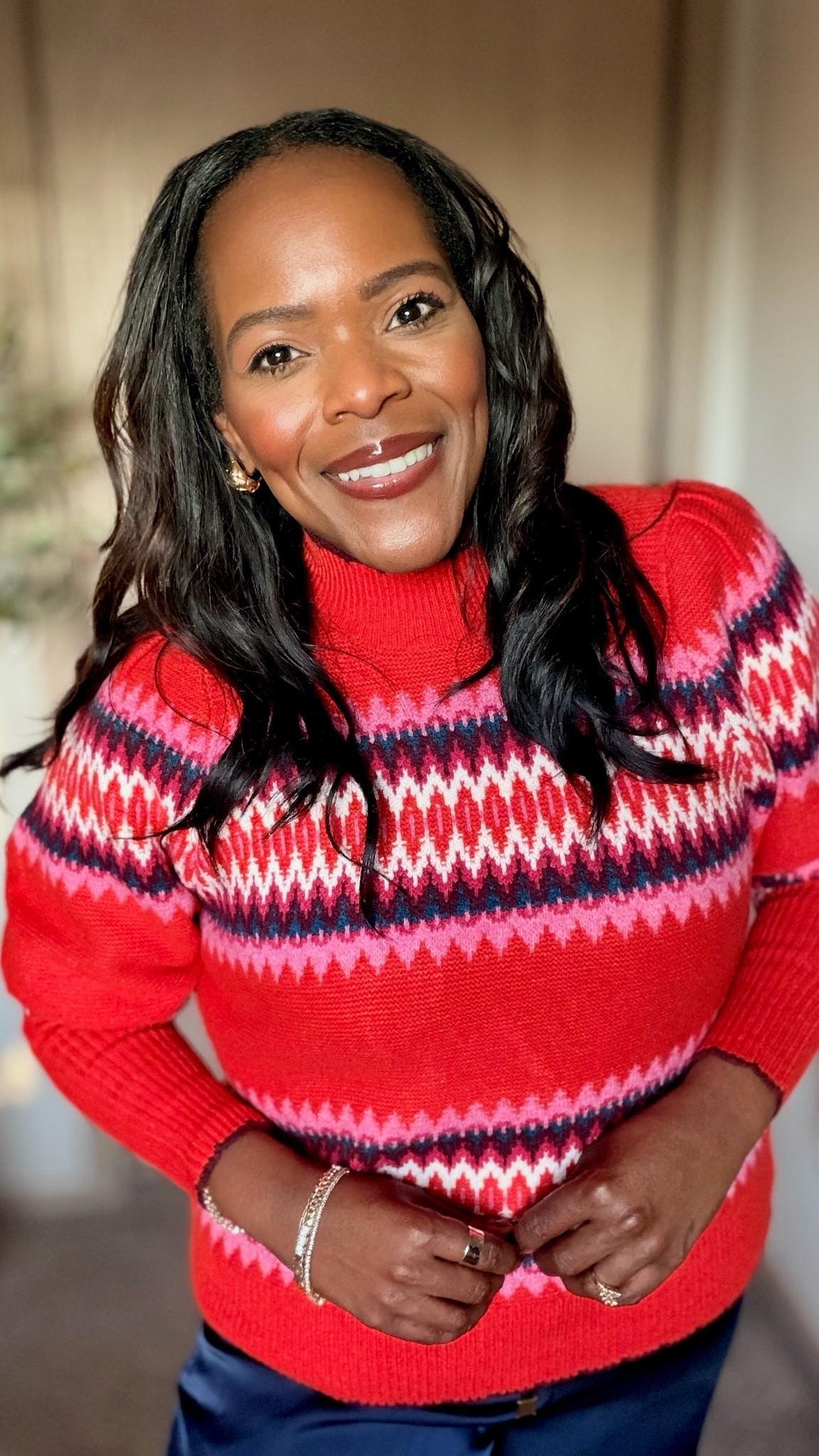 This @Walmart sweater that just dropped with their Holiday collection looks so designer! It is fitted so either keep true size or size up one. I’m in the medium.