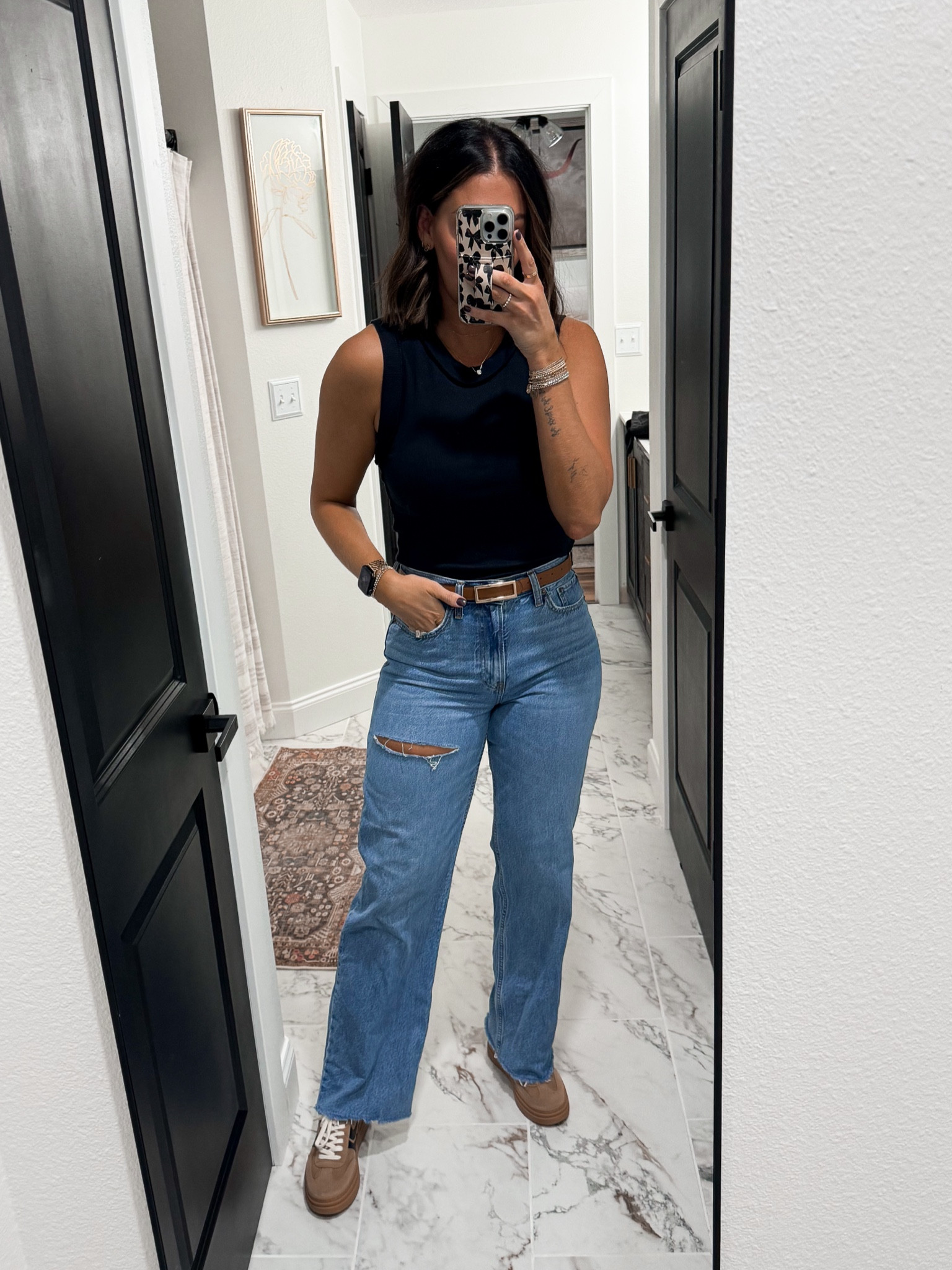 Top-small
Jeans-27L
Sneakers-tts 8

#LTKSaleAlert #LTKStyleTip #LTKFallSale