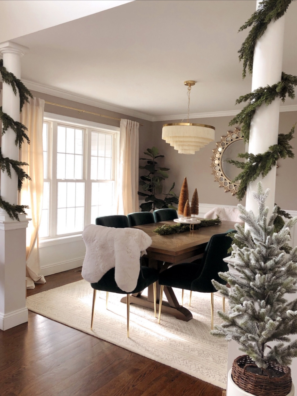 Cozy holiday home,
Holiday decor, Christmas decor, affordable holiday decor 

#LTKHoliday #LTKhome #LTKSeasonal