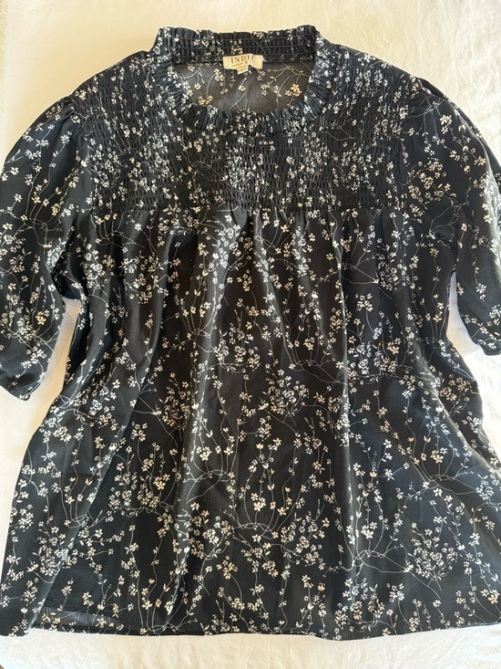 Indie & Co Floral Smocked Black Women's Top Size L | Poshmark