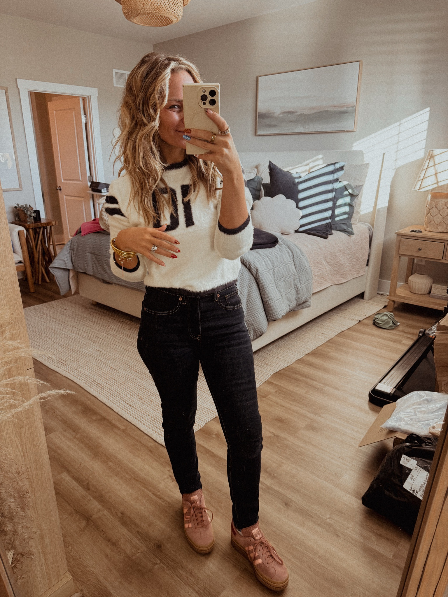 Skinny Jeans 👖 and Sneakers 👟 


#LTKFindsUnder50 #LTKStyleTip #LTKPetite