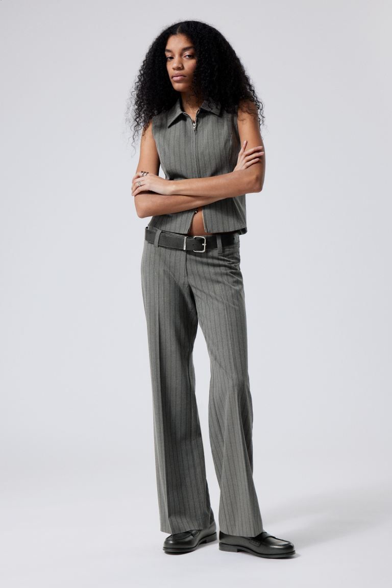 Keel Low Suiting Trousers - Low waist - Dark Grey Pinstripe - Ladies | H&M GB | H&M (UK, MY, IN, SG, PH, TW, HK)