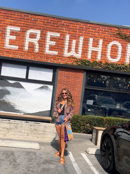 LA Things 🌟 Was this smoothie $18? Yes. Was it worth it? Also, yes. 



#erewhon #haileybieber #losangeles #fallstyle #california 

#LTKshoecrush #LTKtravel