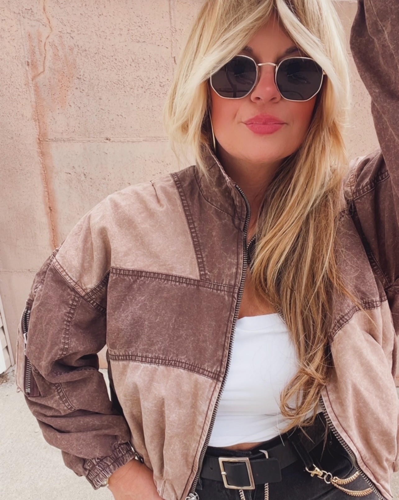 Stylist Brandi Sharp free people bomber. Cinch baggy black jeans. Belted
Looks

#LTKootd #LTKOver40 #LTKWorkwear