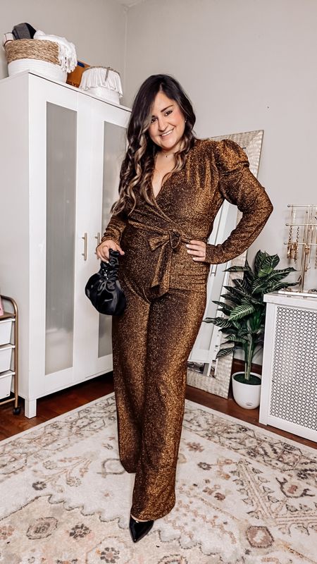 Wearing an XL in the sparkly jumpsuit 

Holiday outfit, NYE outfit, New Year’s Eve outfit, NYE jumpsuit, gold outfit, amazon holiday

#LTKcurves #LTKHoliday #LTKSeasonal