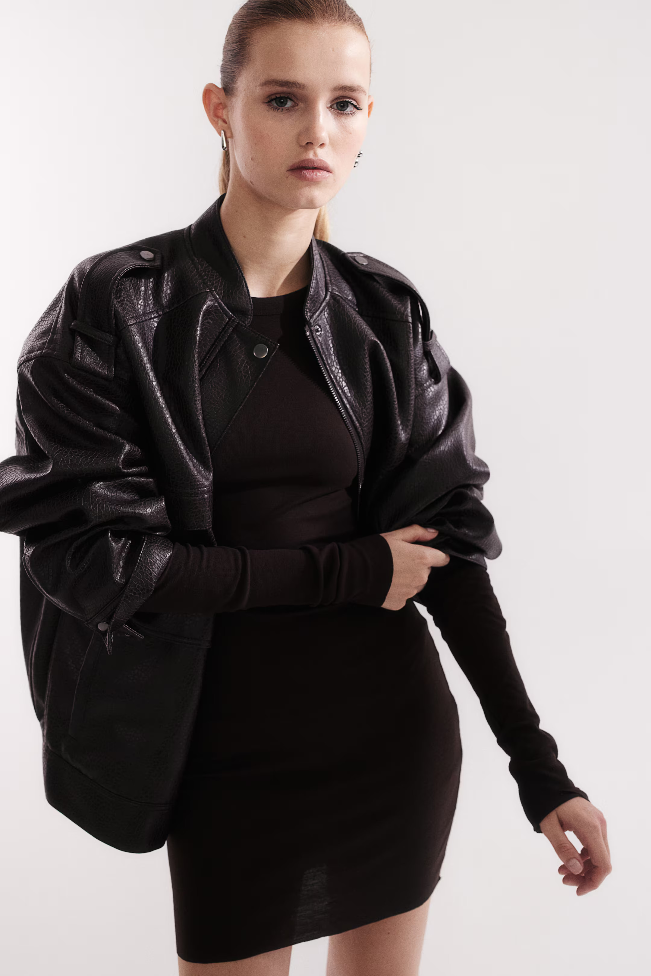 Ribbed bodycon dress | H&M (UK, MY, IN, SG, PH, TW, HK)