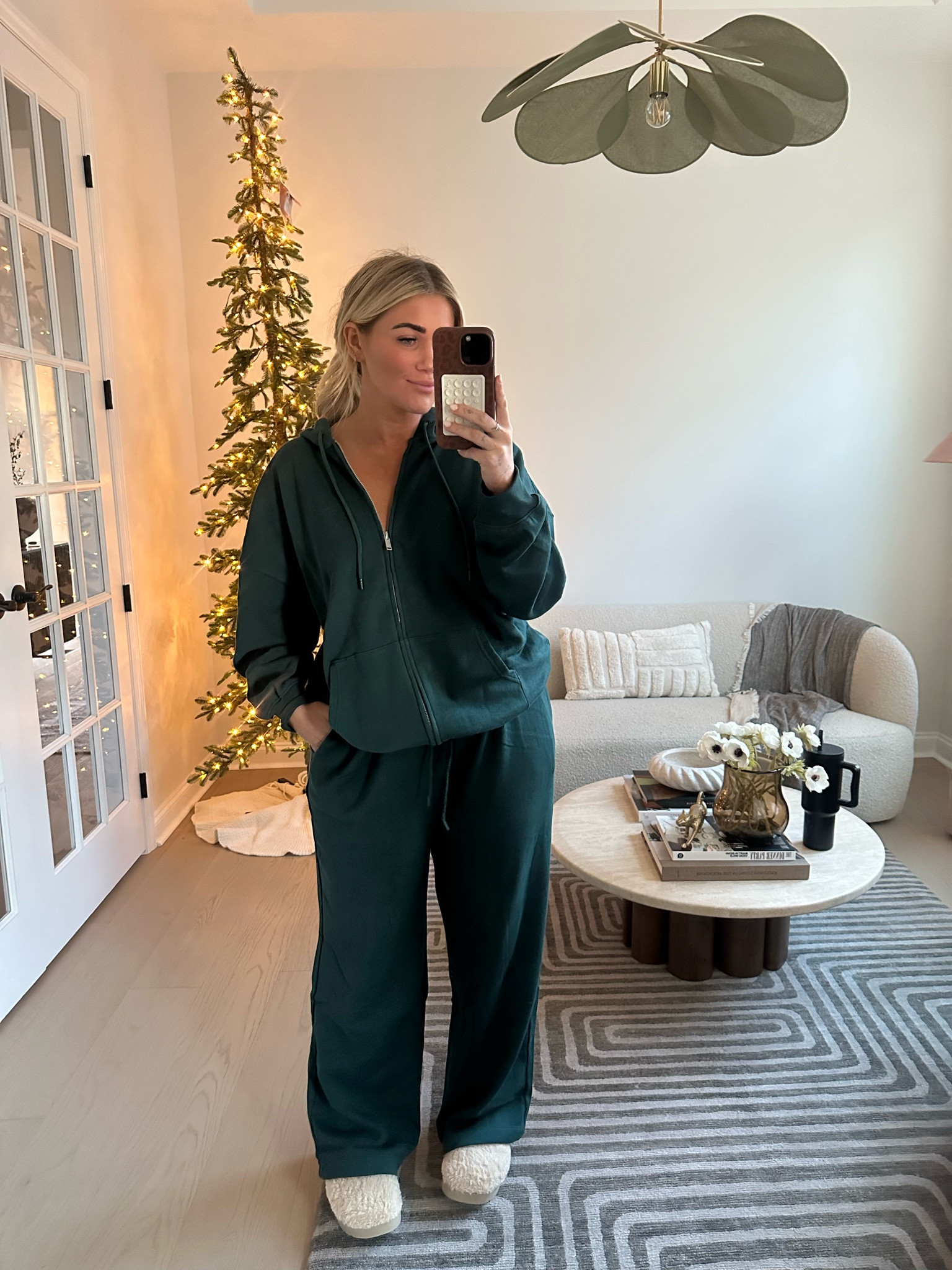 Wearing a size large in both top & bottom! 🤍