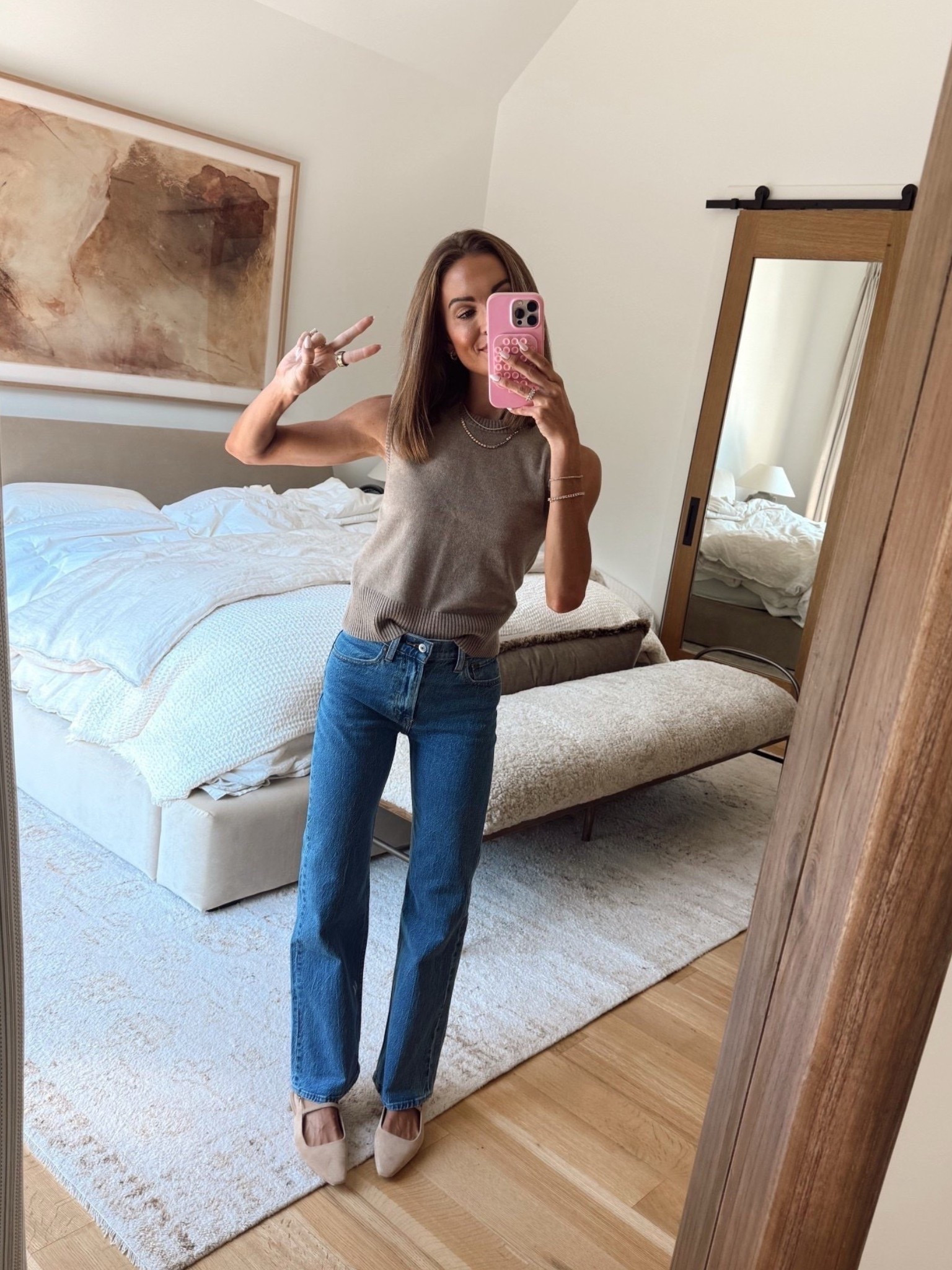 Super flattering denim you can get on sale this weekend when shopping in the Abercrombie app 🙌🏼 runs tts