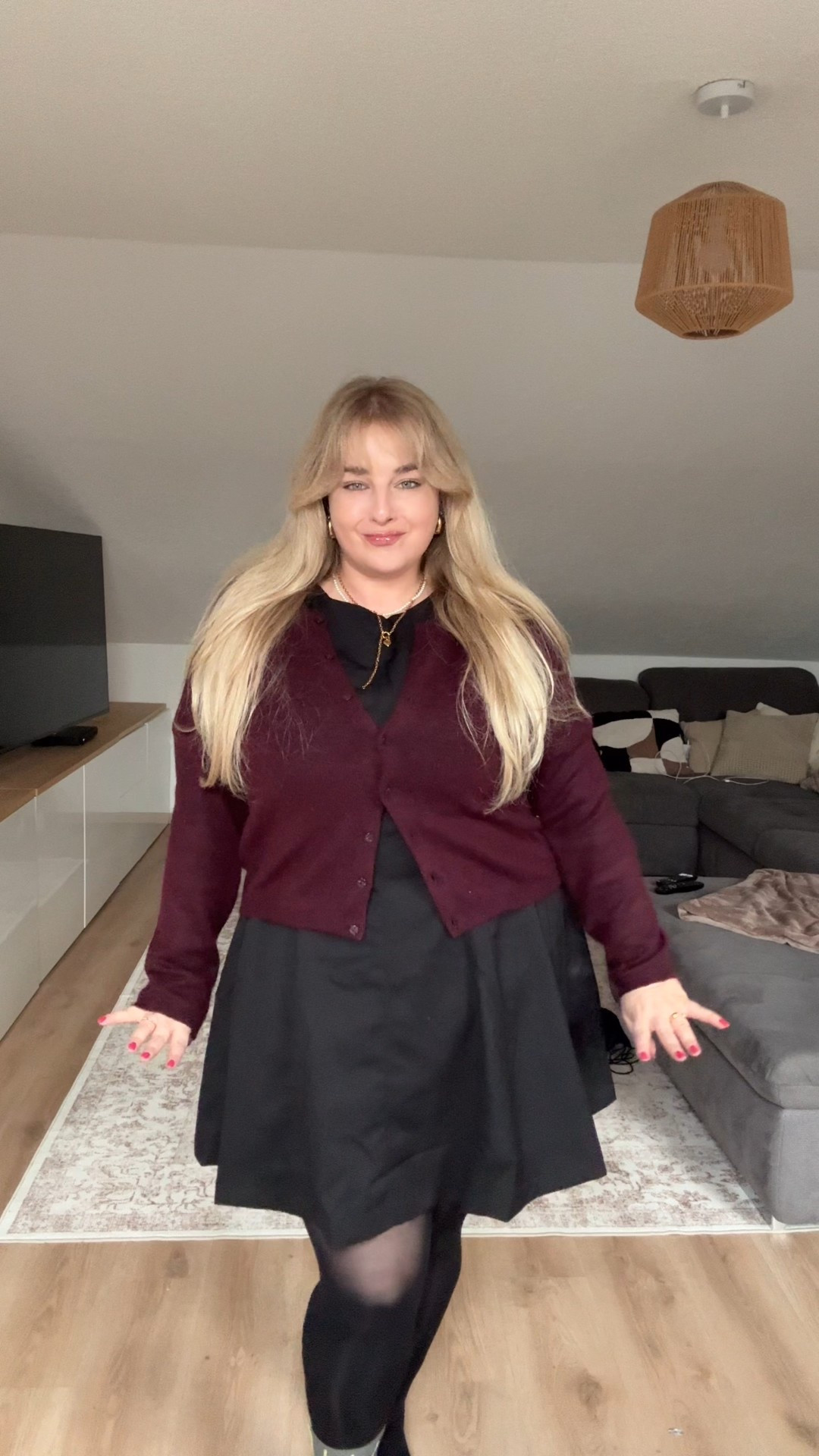 OOTD 👋🏻❤️

Kleid trage ich in Gr XL wie Gr 48/50

#burgunder #herbstfashion #plussize

#LTKdeutschland #LTKplussize #LTKautumn