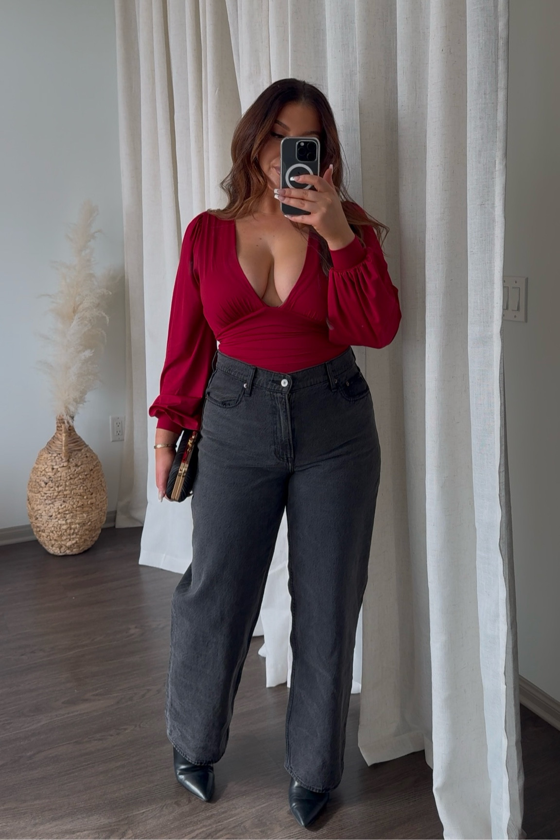 VDAY INSPO🌹 wearing a M top (could’ve gone w my reg L too! top is stretchy) 31 jeans! Also linked my favorite deep V bra and accessories!

#LTKFindsUnder50 #LTKMidsize