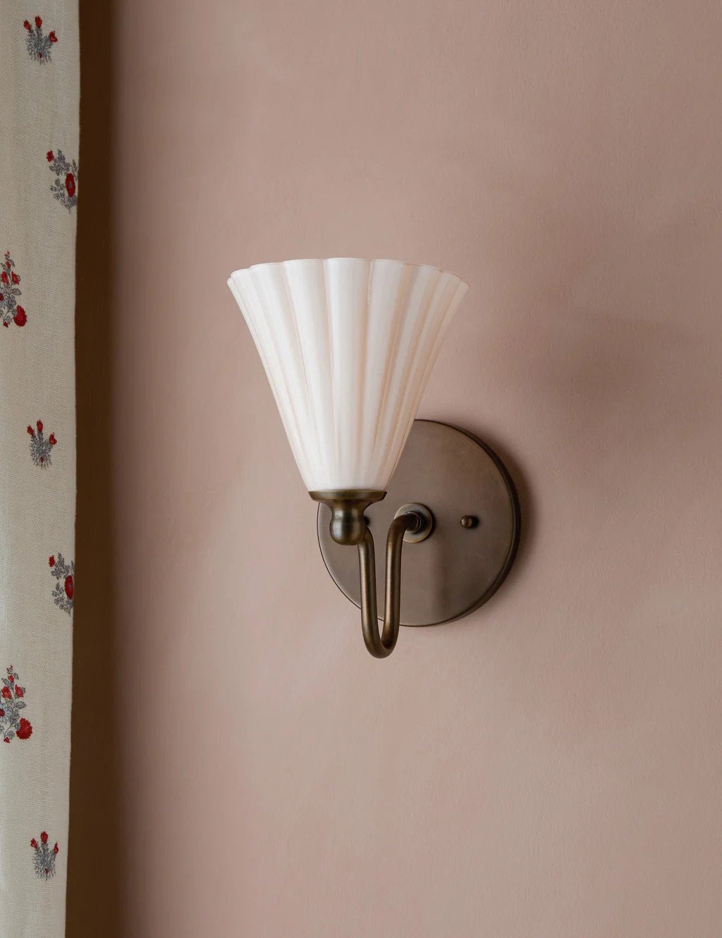 Gladstone Sconce | Lulu and Georgia 
