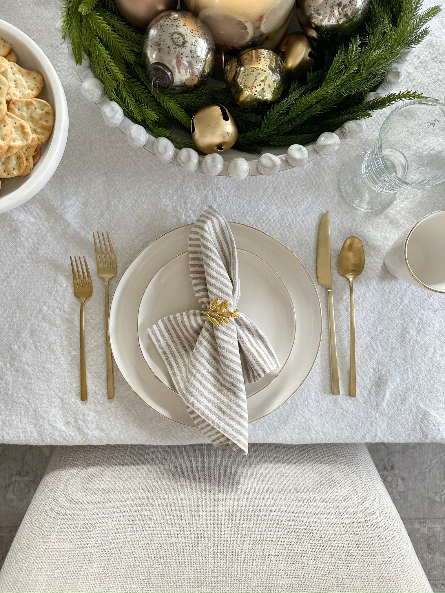 Sale Alert: my dinnerware set is discounted today!

Holiday place setting, holiday table, Christmas hosting, holiday hosting

#LTKSaleAlert #LTKHome #LTKHoliday