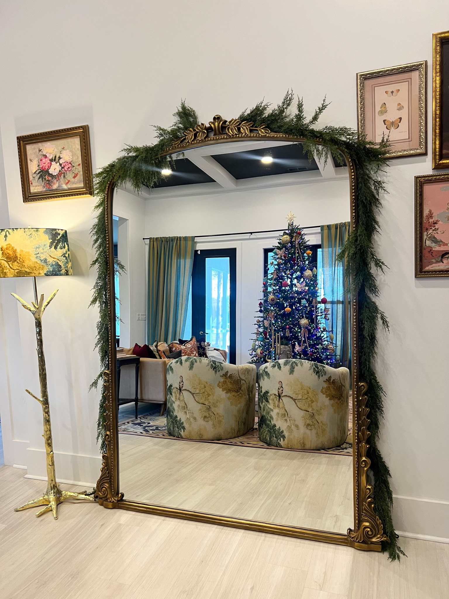 Gleaming Primrose Wall Mirror 30% OFF!


#LTKCyberWeek #LTKHome #LTKSaleAlert