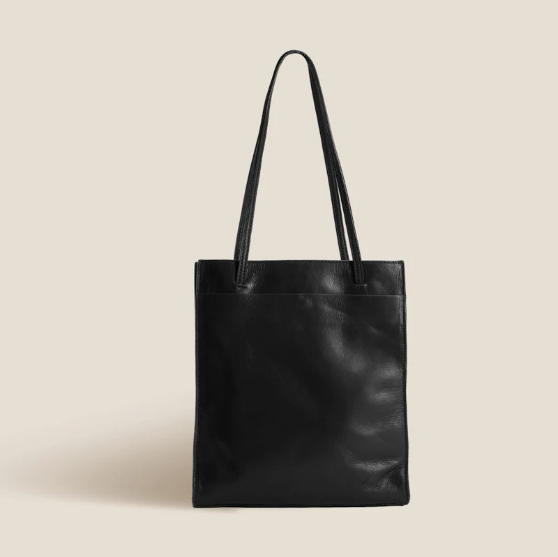 Magazine Tote - Heritage "Broken-In" Leather Black | Parker Thatch