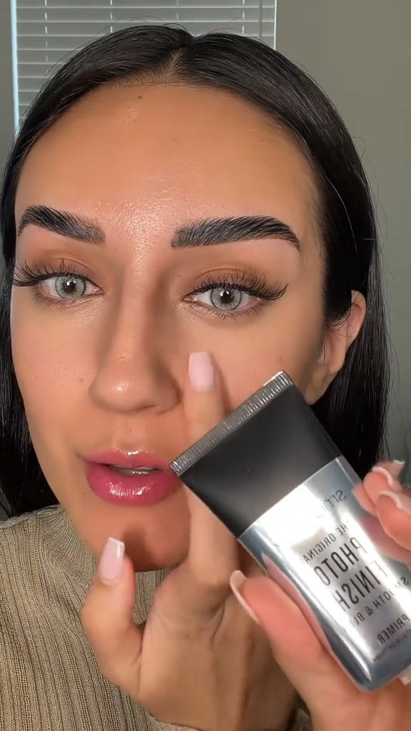 The Smashbox Photo Finish primer is the best primer for pores

#LTKstyletip #LTKbeauty #LTKfindsunder50