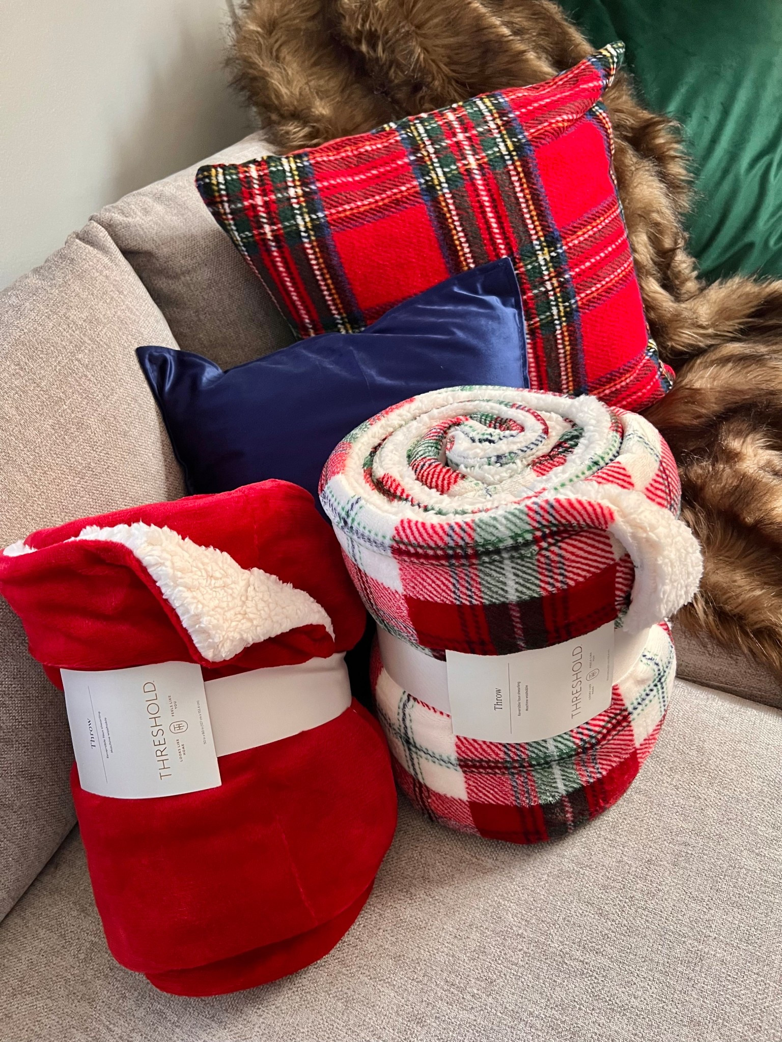 These throws are only $15 and make great gifts! ❤️

#LTKHoliday #LTKGiftGuide #LTKSeasonal