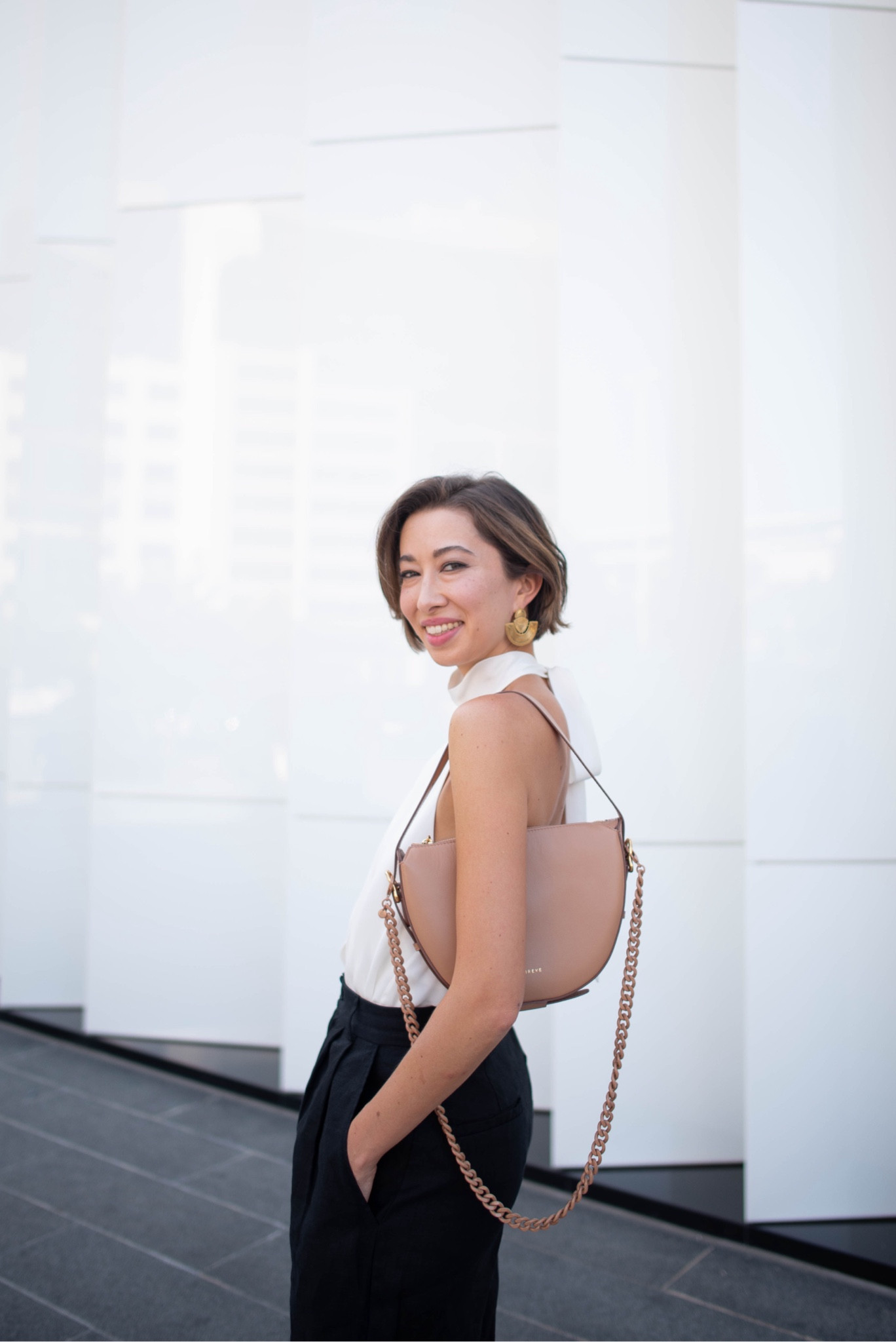 When bare shoulder season is in sight….

Get $50 off your first #senreve order with my link: senreve.com/theprimpysheep

Get 15% off Inez heels with code VANESSA15

#senreveambassador #senreve #reformation #halstongeritage #dccitycenter #sezane #sezanelovers 
#springstyle #linen

#LTKitbag