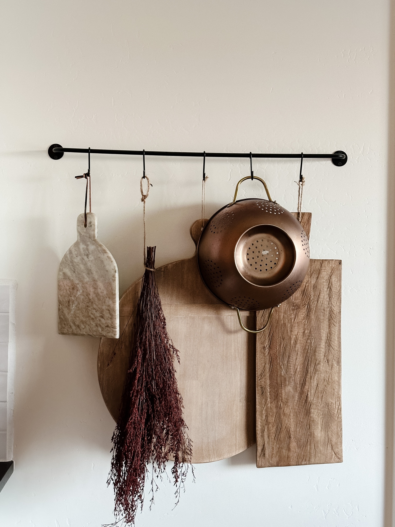 fall kitchen home decor pot rail edition!

black pot rail, copper colander, vintage bread boards, marble cheese board 

#LTKstyletip