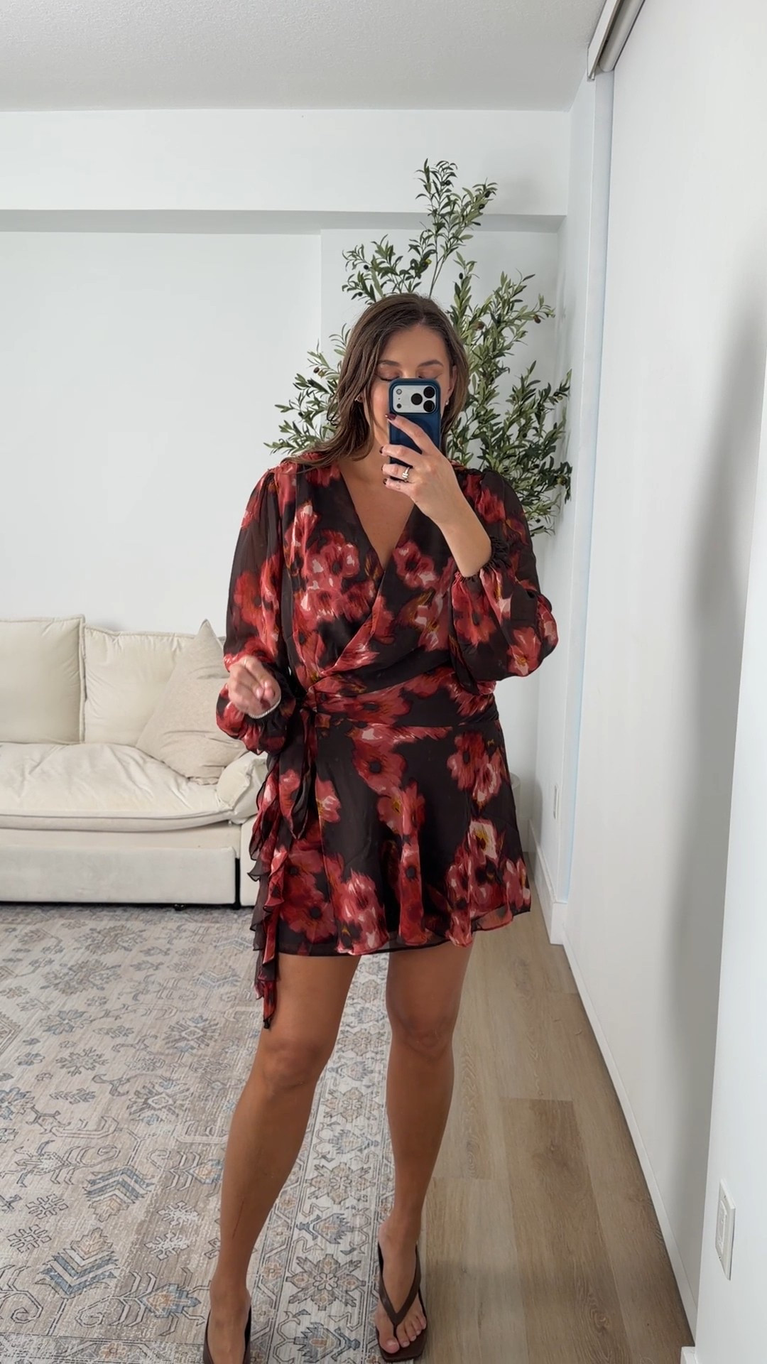 Abercrombie long sleeve wrap mini dress size L

Abercrombie dress | mini dress party | long sleeve mini floral dress | long sleeve mini | 

#LTKMidsize #LTKHoliday #LTKSeasonal