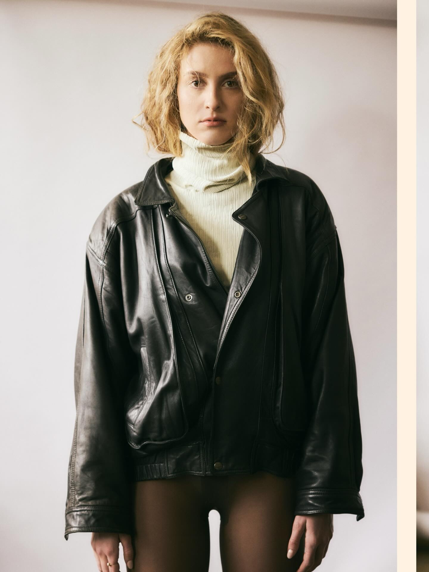 ✨✨✨ 
Photographer: @jesslynnhess 
Model: @reillygdorn 
Photo assistant & lighting: @loverboycole 
Stylists: @whitneyannem & @westernwaves 
Glam: @hallimarie  
The most amazing shoot with the most talented people🫶

#LTKootd #LTKTall #LTKBeauty