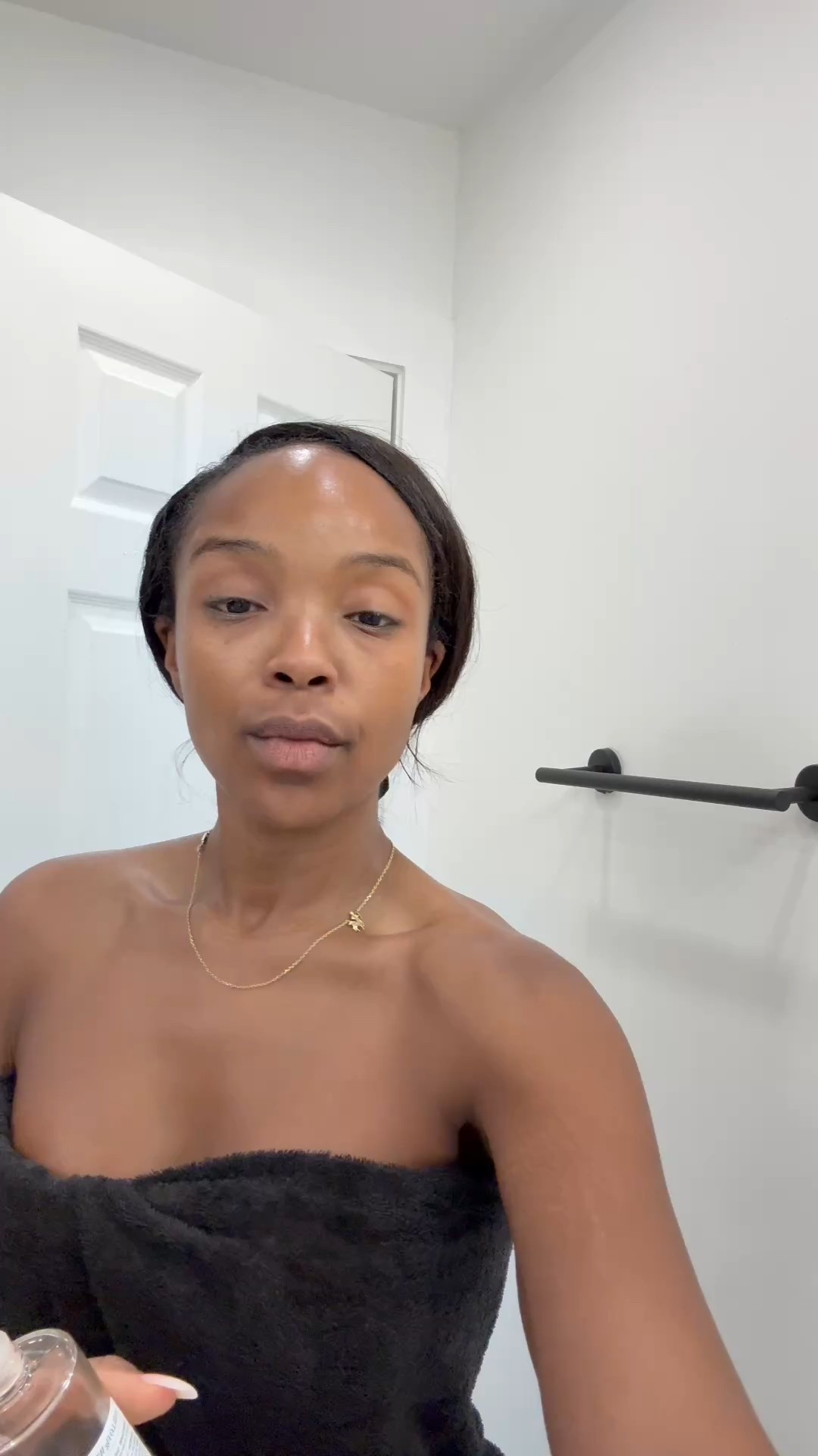 Glowing skin starts with the right routine! ✨ Sharing my favorite skincare must-haves that keep my complexion clear, hydrated, and radiant. Who else is obsessed with good skincare? Drop a genuine comment below if you’re loving these sets! ⬇️ #SkincareGoals #GlowingSkin #SelfCareRoutine #HealthySkin #SkincareCommunity #BlackGirlMagic #MelaninGlow #BeautyLover #SkinCareAddict #DailySkincare #SkincareTips #ExplorePage #DiscoverUnder5K #SmallCreator #InfluencerInTheMaking #BlackWoman #SizeSmall #Size6 #140lbs #54 #BeautyRoutine