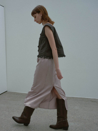 GLOSSY SKIRT (2COLORS) | (주)더블유컨셉코리아/W Concept(KR)