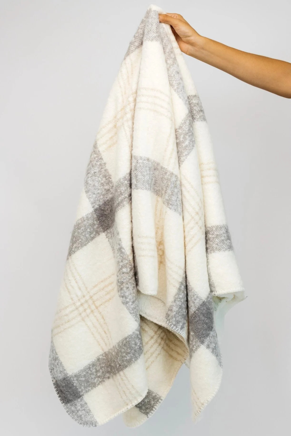 Payne Plaid Throw | THELIFESTYLEDCO