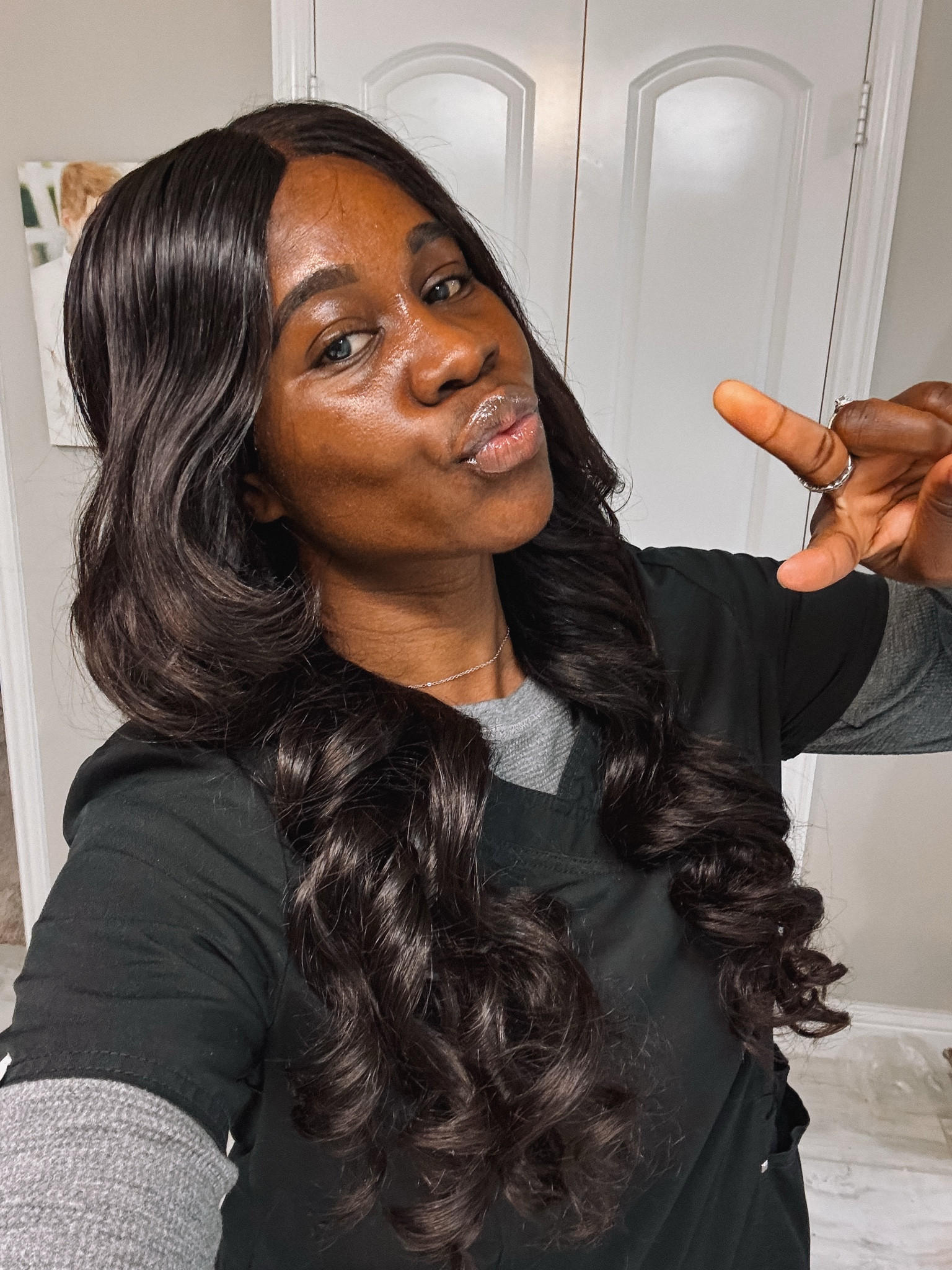 POV: the reveal after taking out my heatless curlers 😍✨ soft, bouncy, and zero damage…why did nobody tell me sooner?! went to sleep looking crazy, woke up like this 💁🏽‍♀️ #HeatlessCurls #CurlReveal #OvernightCurls #HairTok #SoftCurls #NoHeat #GlowUp #GetReadyWithMe #SilkHair #MomLi

#LTKmomlife #LTKdayinmylife #LTKgrwm