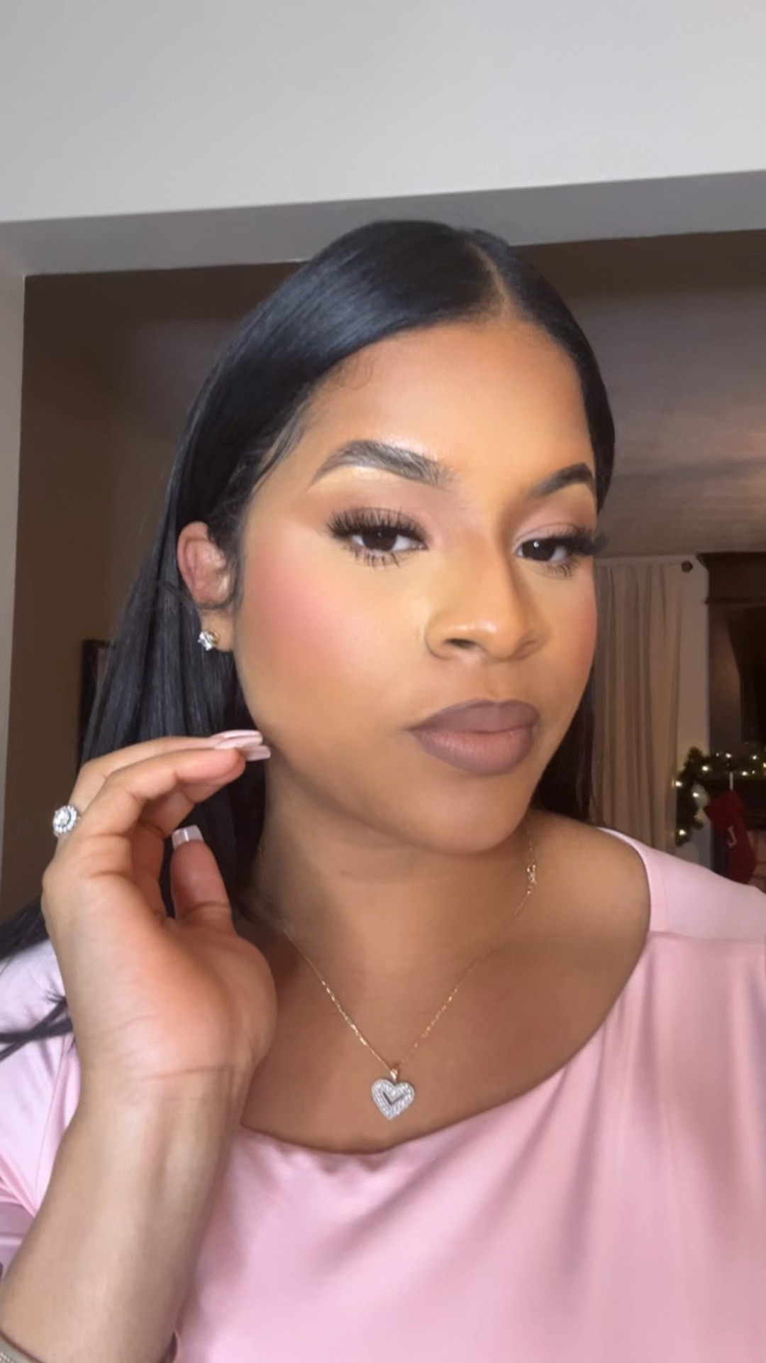 MAKEUP MUST HAVES: 
Charlotte Tilbury Airbrush flawless finish
Lamcome Hipnose drama mascara 
ardell naked lash (421) 
One size “on til dawn” setting spray 
Laura Mercier Translucent powder 

#LTKStyleTip #LTKBeauty