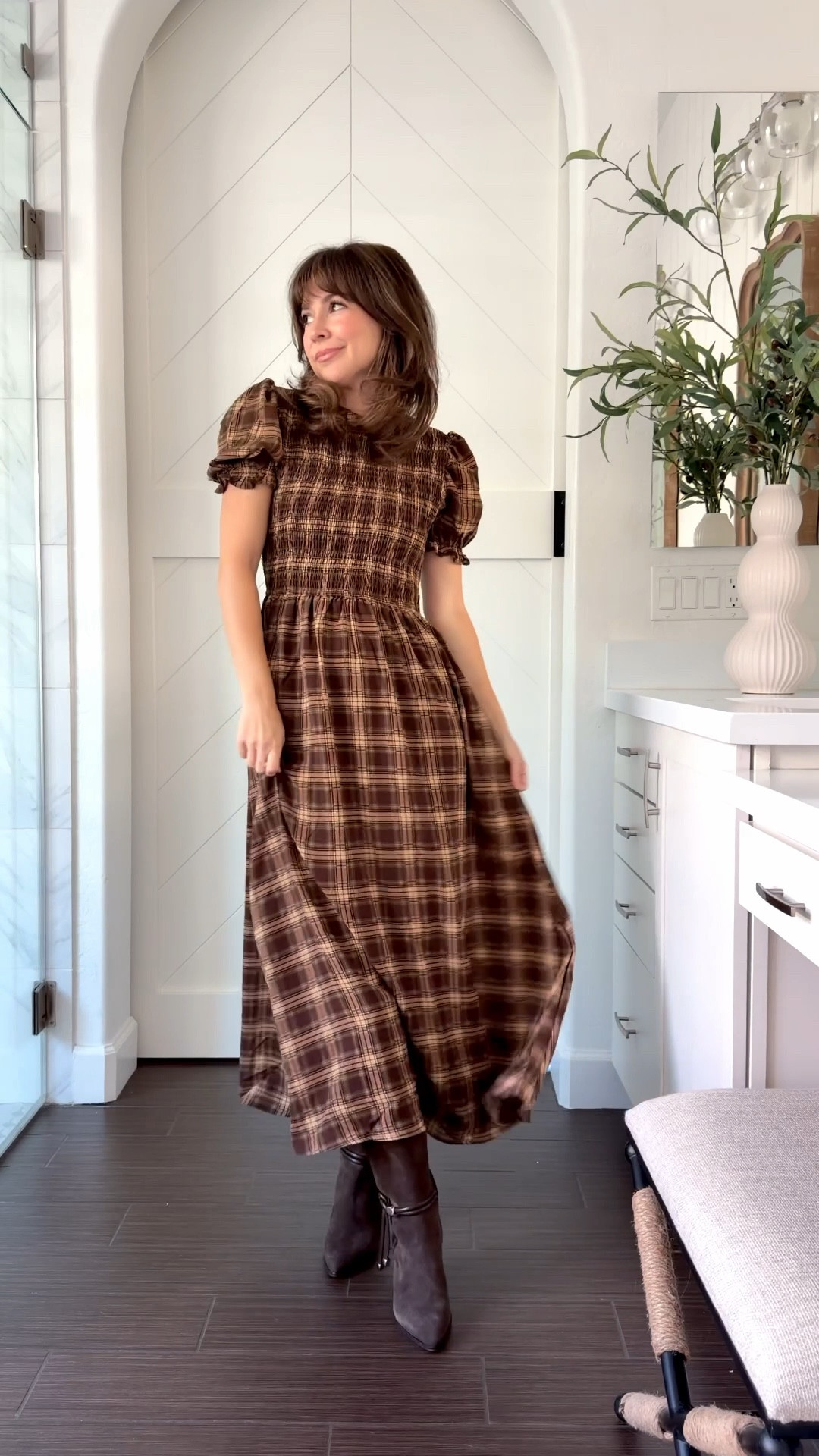 This brown plaid midi dress is the fall staple every petite girl needs — easy to layer, flattering at 5’2, and pairs perfectly with chocolate knee boots + a suede bag for that cozy-chic vibe.

Petite-friendly fall outfit | plaid midi dress | brown suede bag | chocolate knee boots | fall fashion finds | classic autumn outfit | LTK petite style

Dress small
Boots 5.5


#LTKPetite #LTKSeasonal