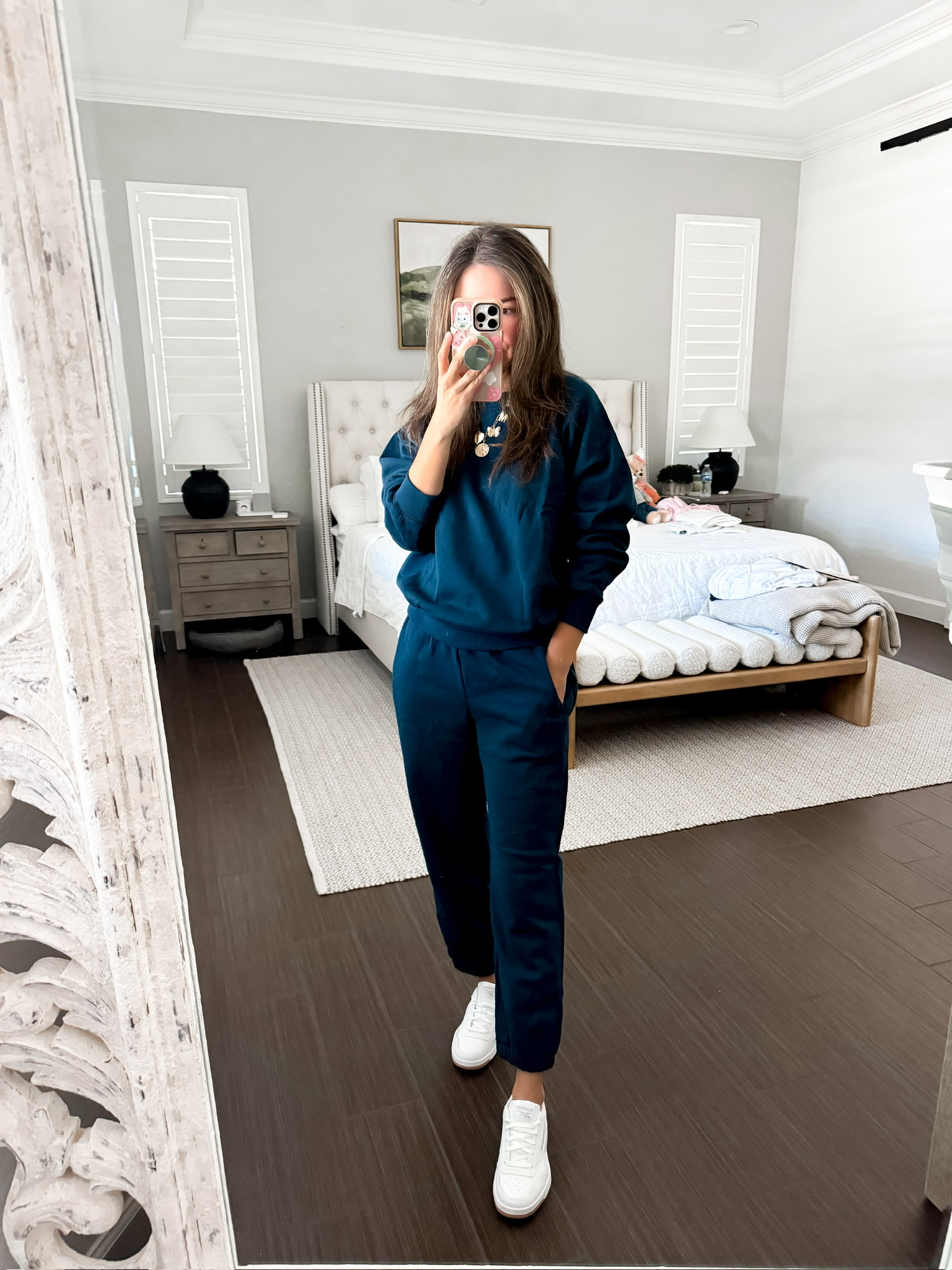 Who doesn’t love a matching sweatsuit! So cozy & cute!

Sweatsuit, Mom outfit inspo, Winter set, Cozy sets, Sweatpants, Sweatshirt, Matching outfit set 



#LTKHoliday #LTKSeasonal #LTKStyleTip