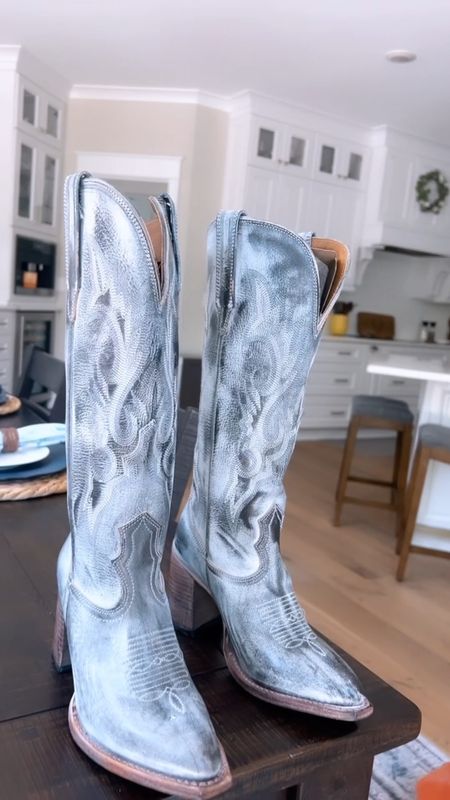Jackson ice boots from freebird stores 🤍 

#LTKSeasonal #LTKSale #LTKshoecrush