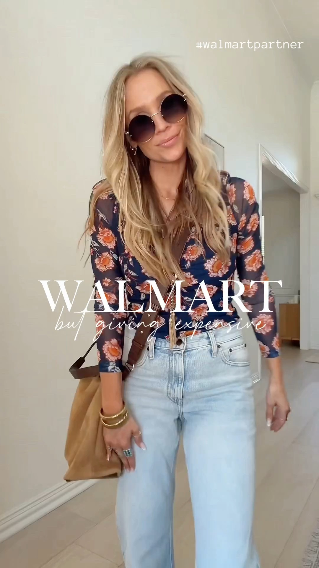 🤍New favorite top! So chic, elevated, and flattering and they under $30!!!

Size: S / tts

#WalmartPartner @Walmart #WalmartStyle @Walmartstyle