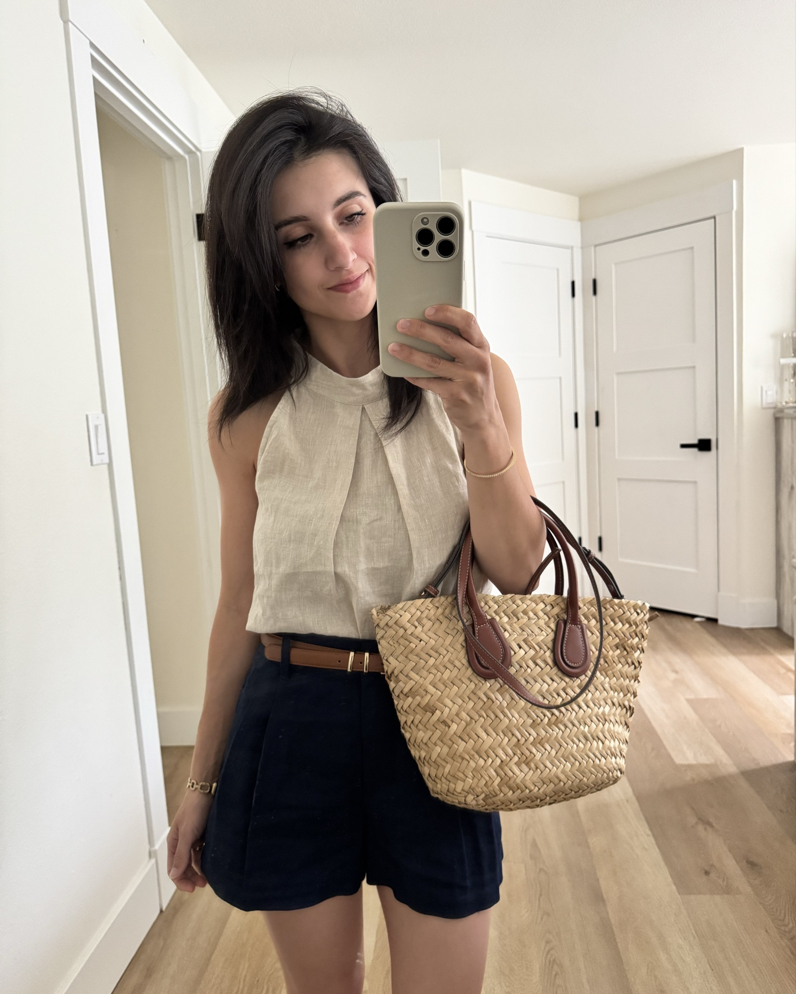 XS in the tank and 0 in the shorts! 

✨ Discount Codes for Goelia :

【10ELANA】Get $10 OFF — sitewide
【ELANA15】Buy 2 items to enjoy 15% OFF
【ELANA33】Buy 5 items to enjoy 33% OFF

【NOTE】
Check the Refund Policy for "Buy 2 Get 15% Off | Buy 5 Get 33% Off" Code promotion before returning or contacting customer service.