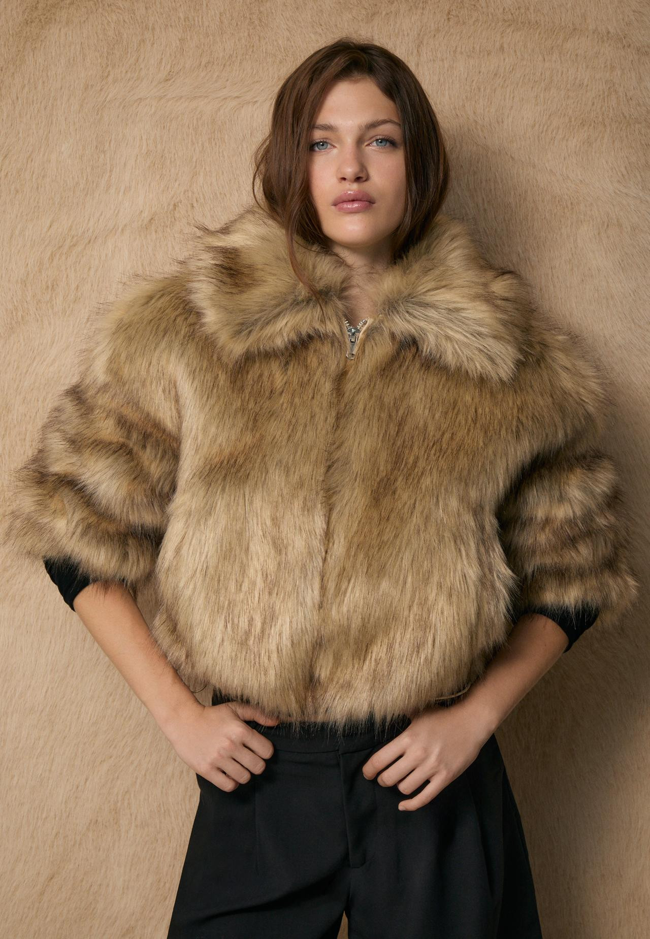 Wolf-Kunstfelljacke65,99 € inkl. MWSt./exkl. VersandkostenGröße auswählen | Stradivarius DE