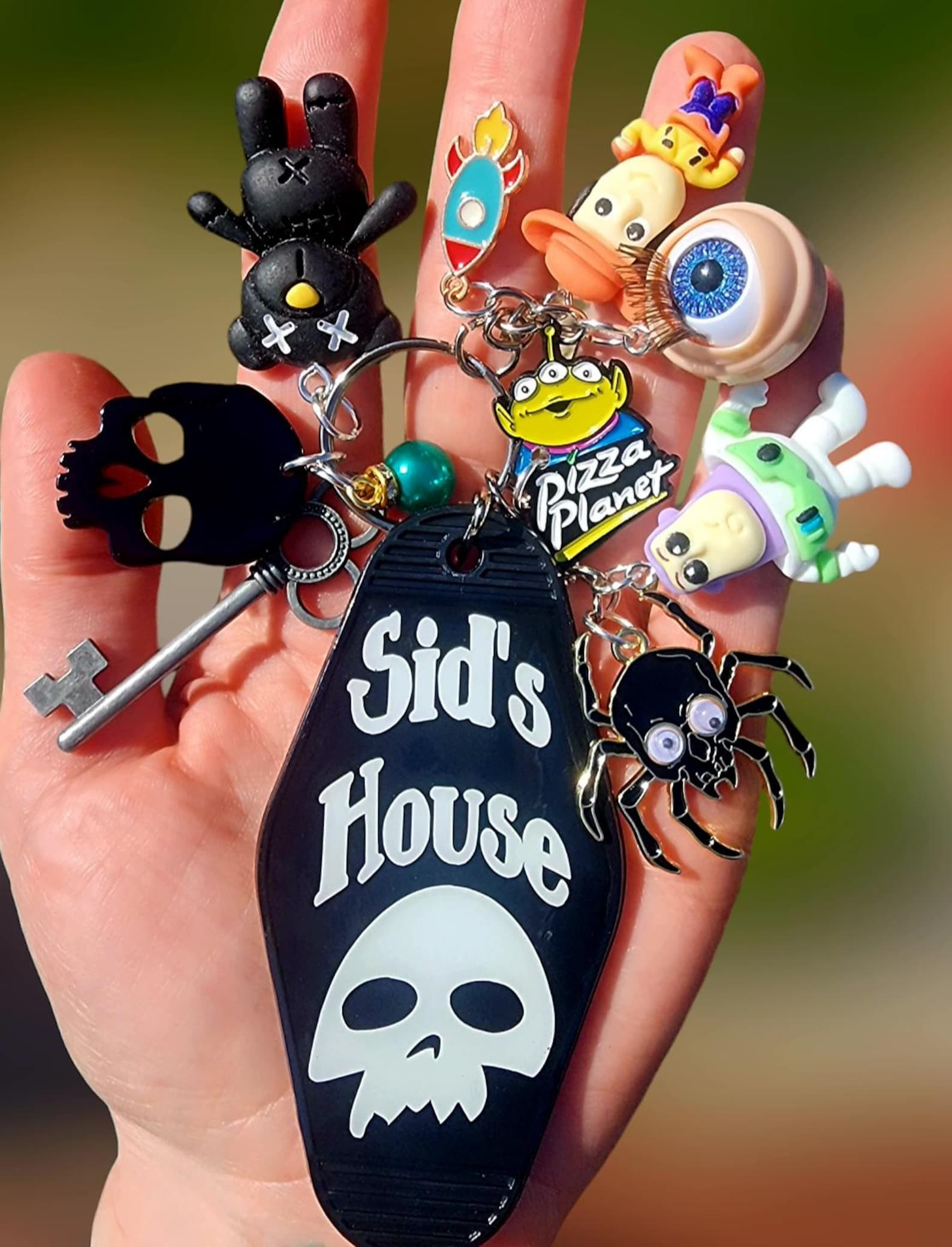 Sid's house, vintage, hotel style keychain | Etsy (Global)